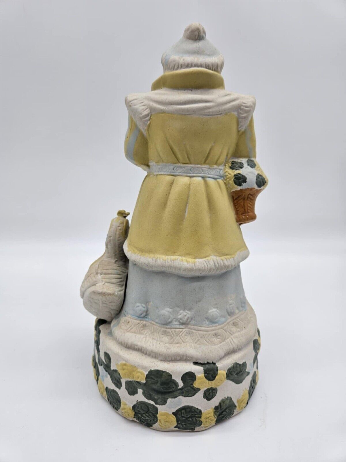 Music Box Victorian Santa Claus Cream Outfit Swan Figurine Porcelain