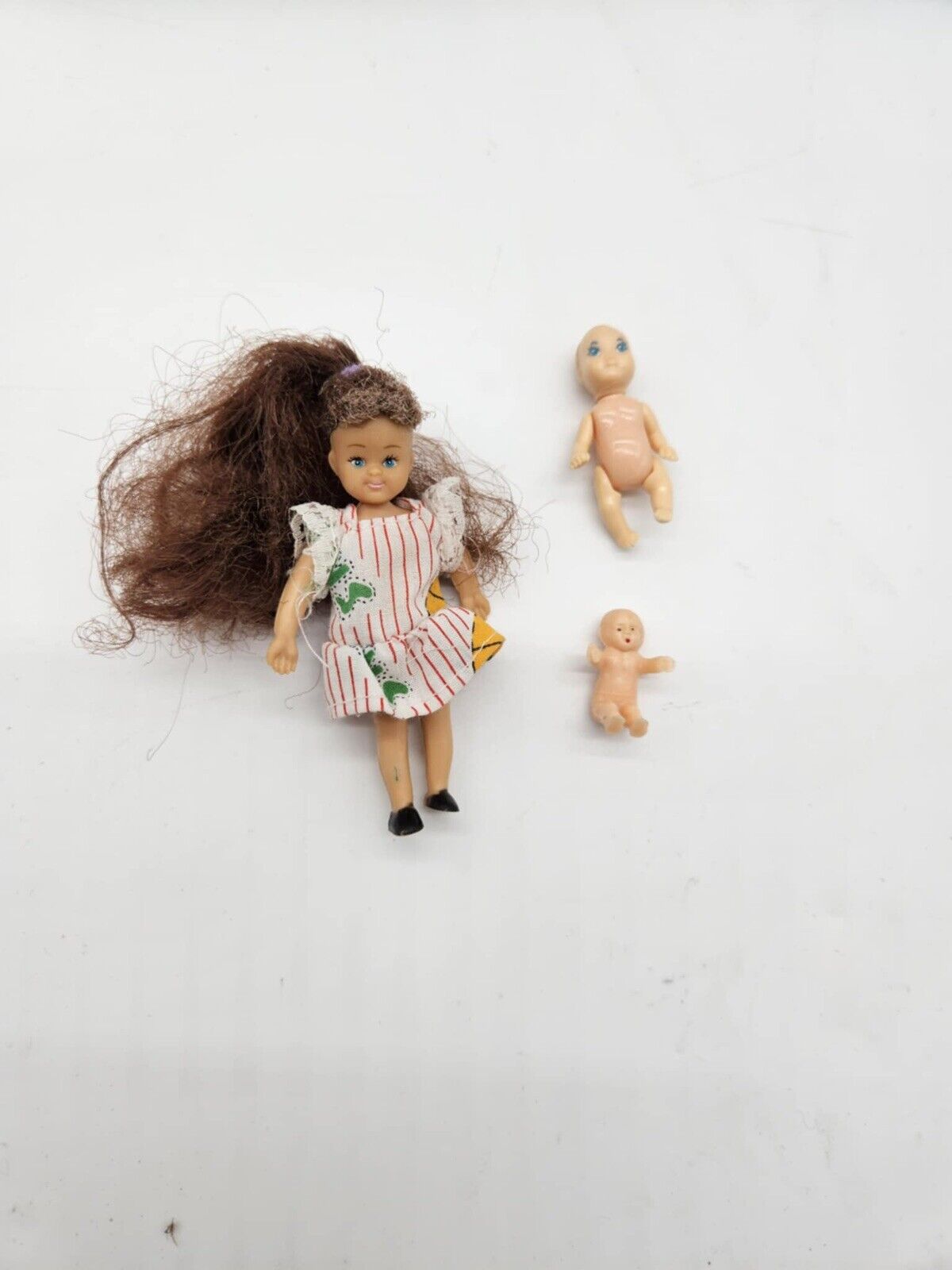 Vintage Ideal Petite Princess Suitcase Dollhouse Vinyl c. 1960's w/ Xtras