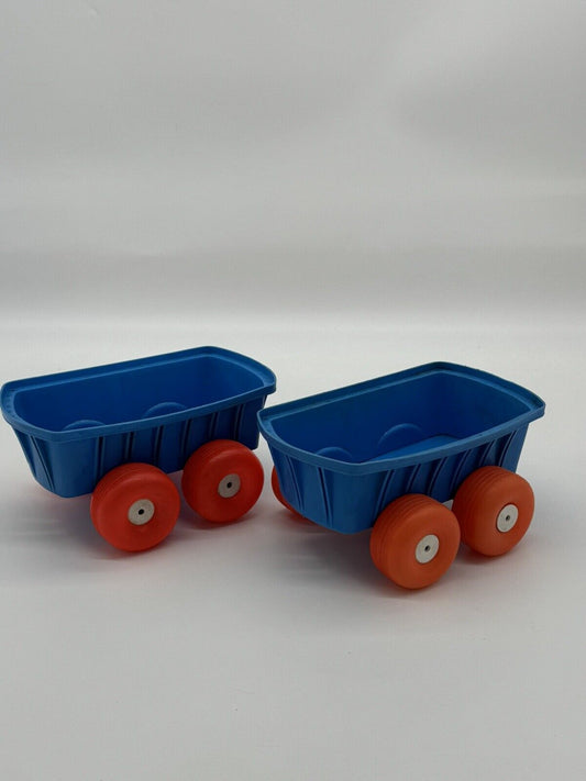 Plastic Vintage Blue Biggie W/ Red Wheels 005