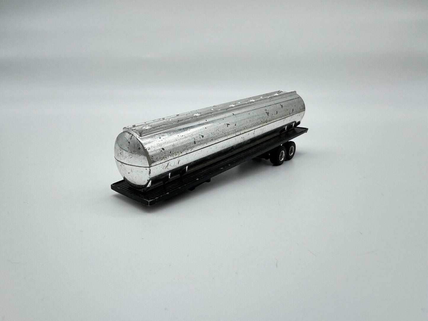 Vintage Ertl Tanker Trailer 1268000 Diecast