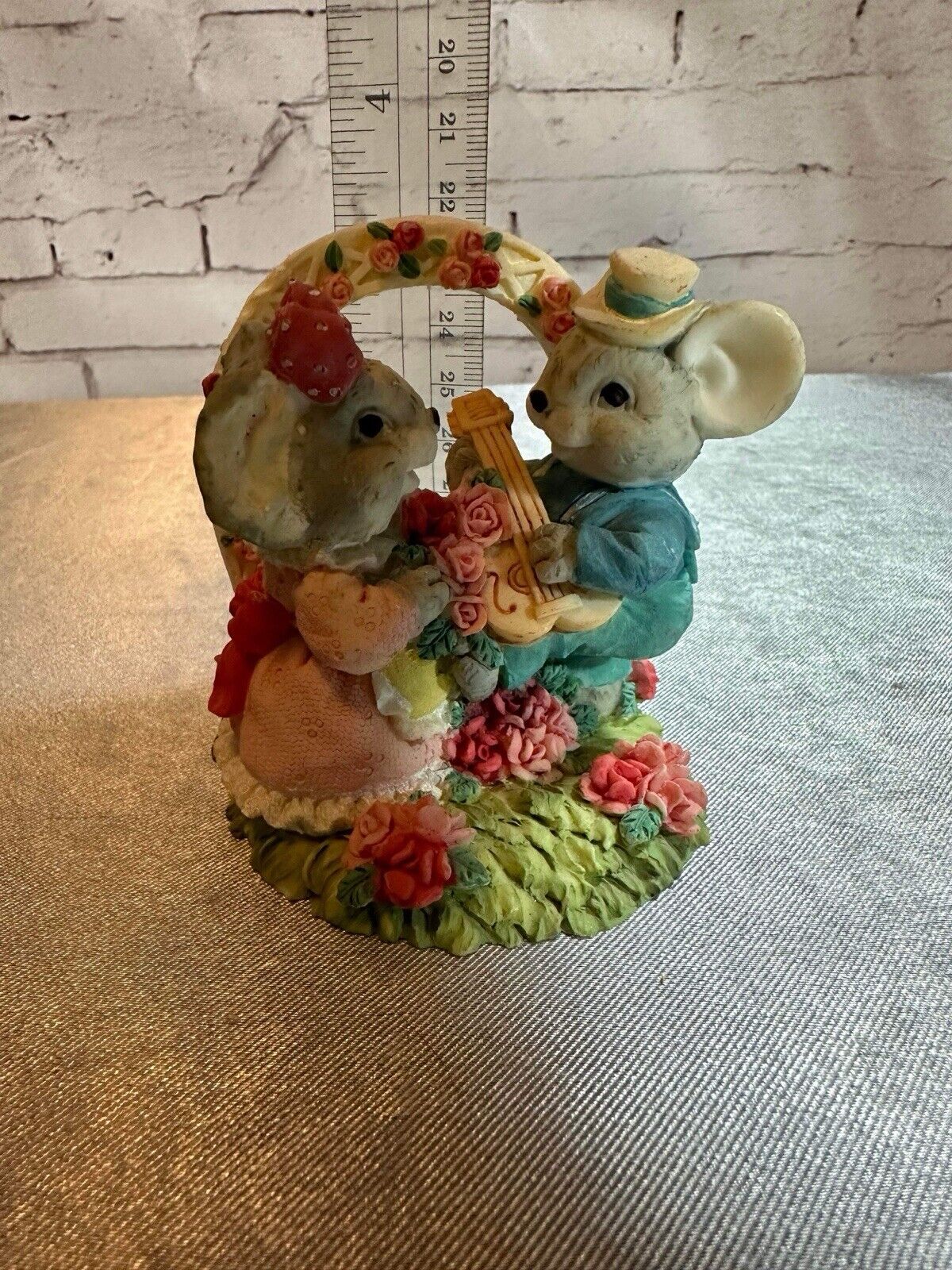 Vintage Loving Mice Ceramic Figurine W/ Roses & Guitar