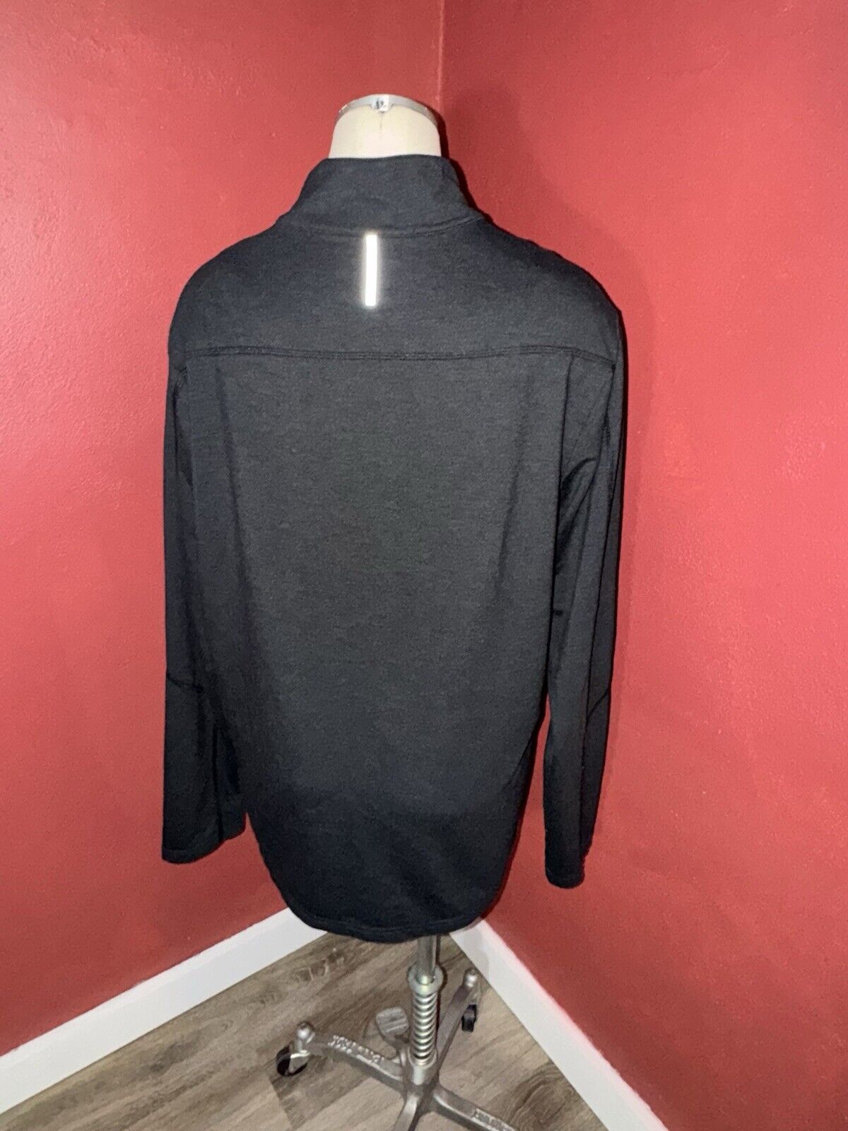 Reebok Women’s 1/4 Zip Pullover Black Jacket Top Reflective Graphics Size L