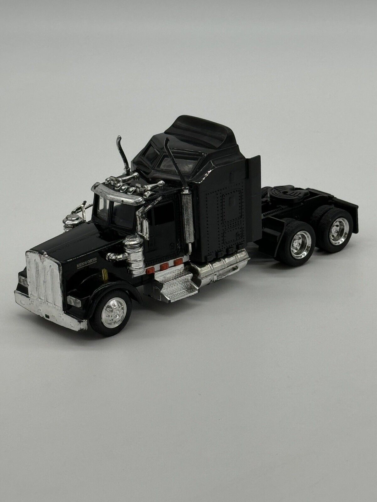 Vintage Kenworth Truck Semi Truck Black 1:32 Scale VTY