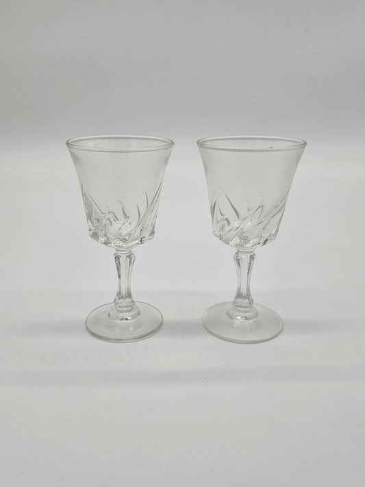 PAIR OF D'ARQUES /DURAND "FAMMES" CUT CRYSTAL CLARET WINE GLASSES 6-3/8"