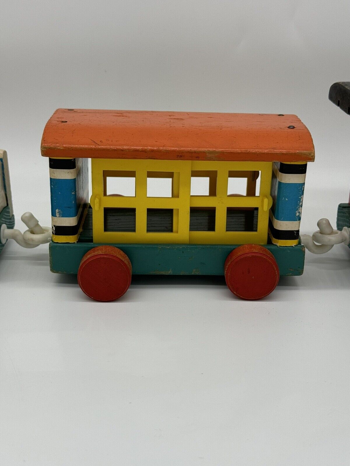 Original 1960s Fisher Price Vintage Huffy Puffy Wooden Train Set Pull Toy 4 Car