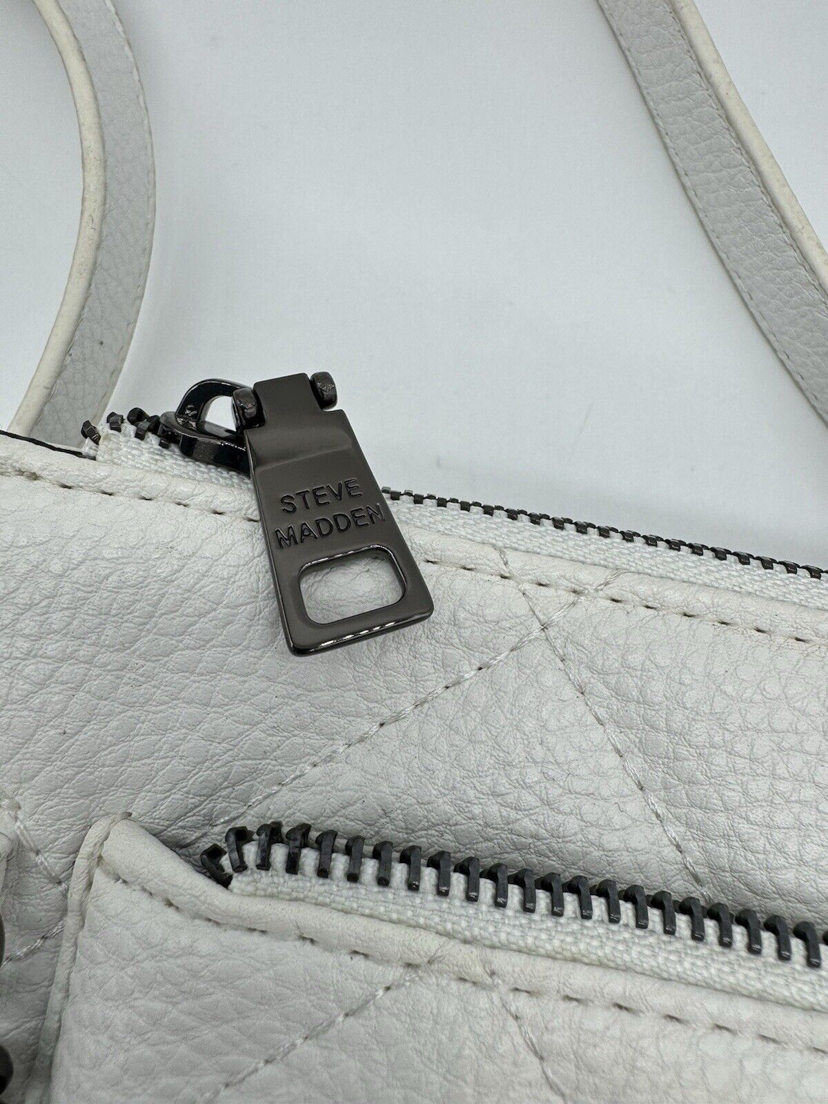 Steve Madden Bbrynn Crossbody Bag White Quilted Chain Bag Adjustable Strap Purse