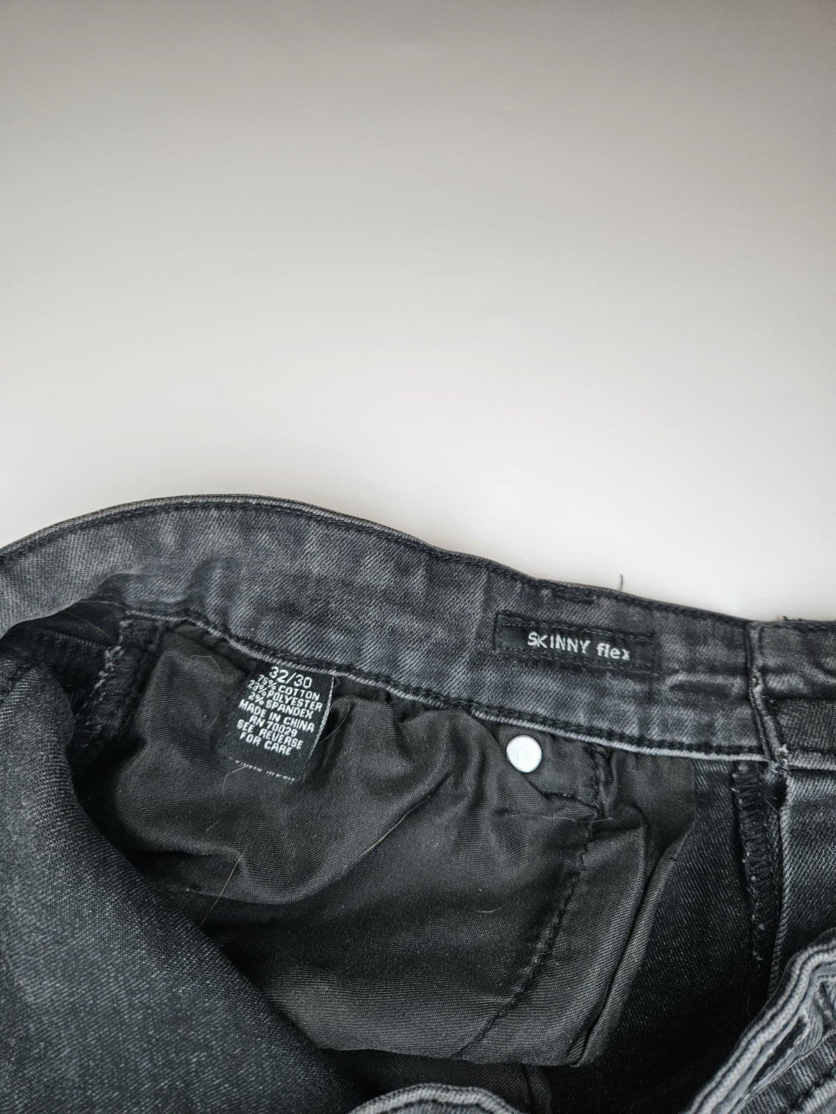 Black Skinny Flex Moto Distressed Men’s Jeans 32x30