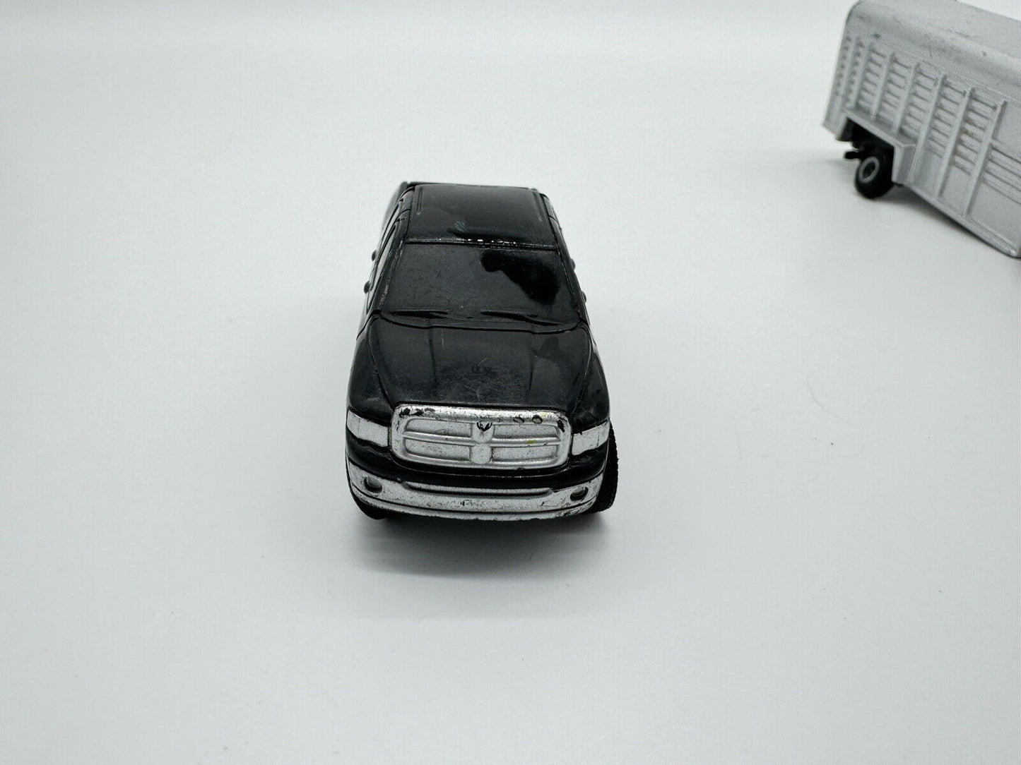 ERTL Gooseneck Silver Horse Livestock Trailer Die-Cast Metal 5th Wheel Toy 1/64