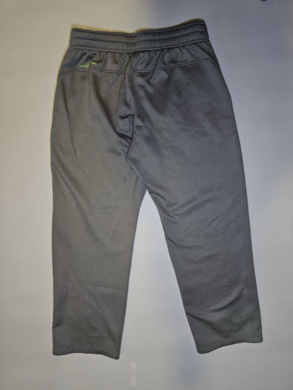 Under Armour Sweats Storm Size XL.  Grey W/ Lime Green