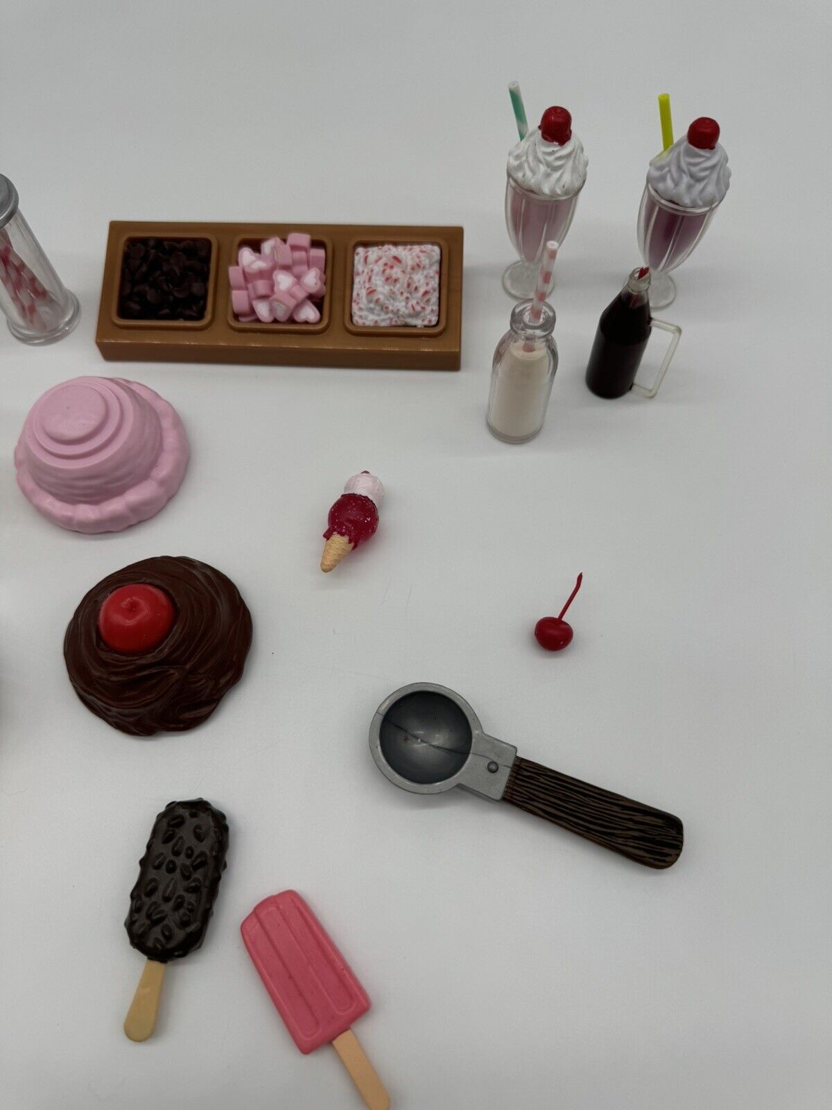CUTE!! PLAY DOLL ICE CREAM TREATS ACCESSORY LOT