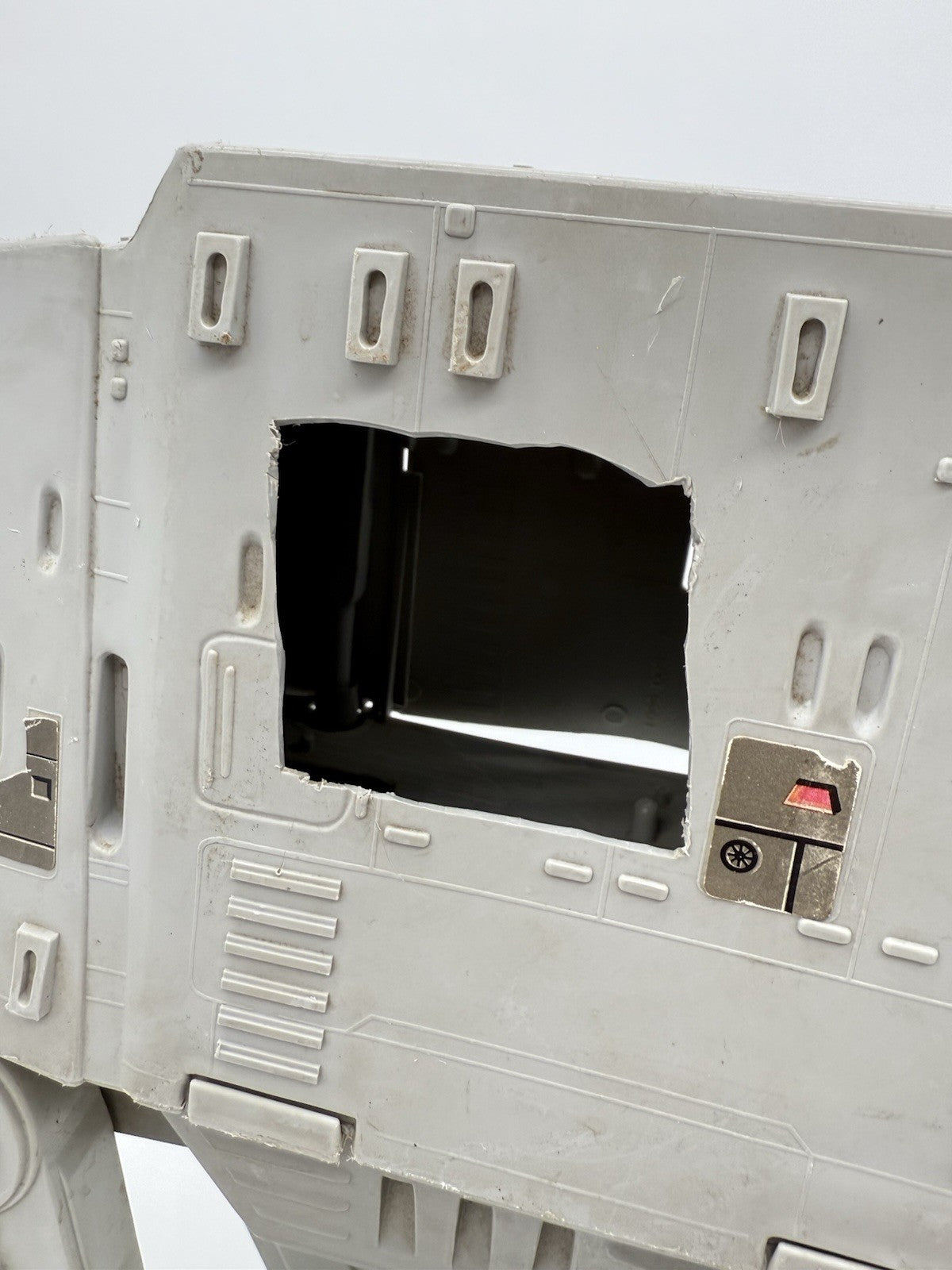 VTG Star Wars AT-AT Electronic Imperial Walker Kenner LFL 1981 - Damaged Side