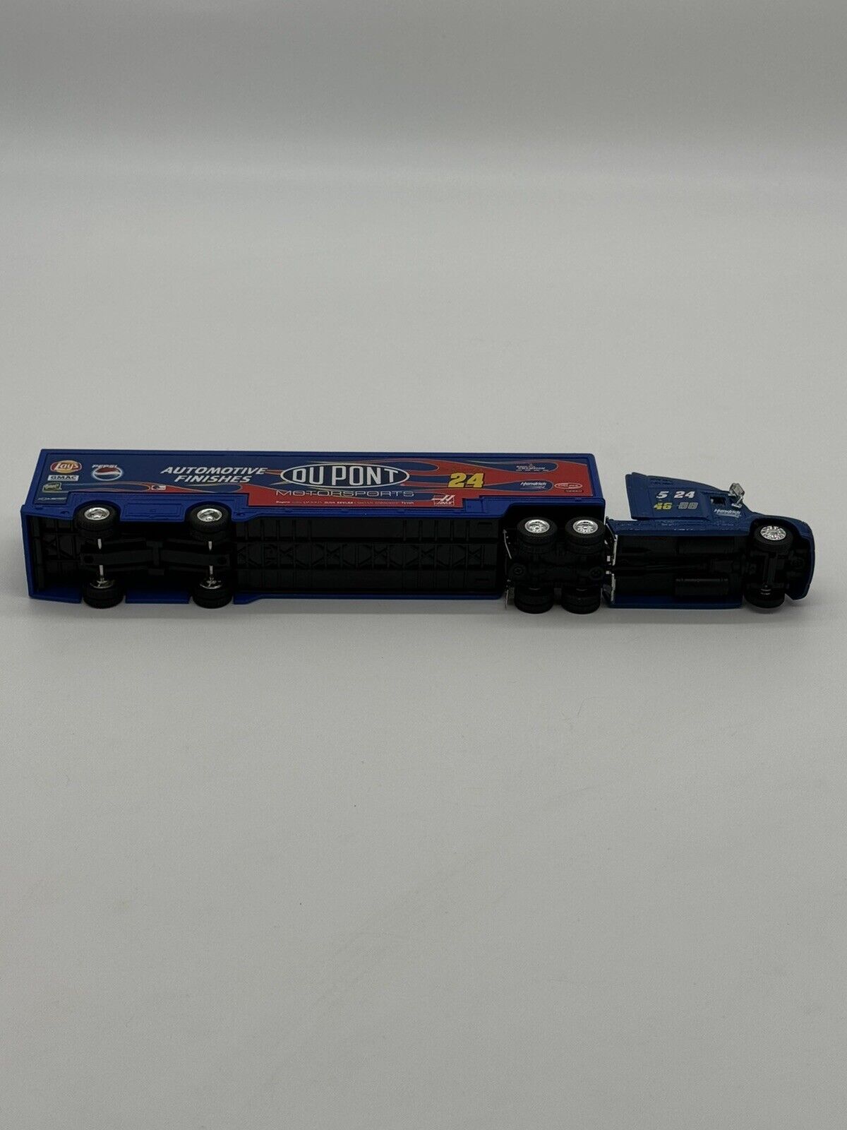 RARE 1:64 Diecast 2001 KELLOGG'S Race Transporter NASCAR DuPont #24 Jeff Gordon