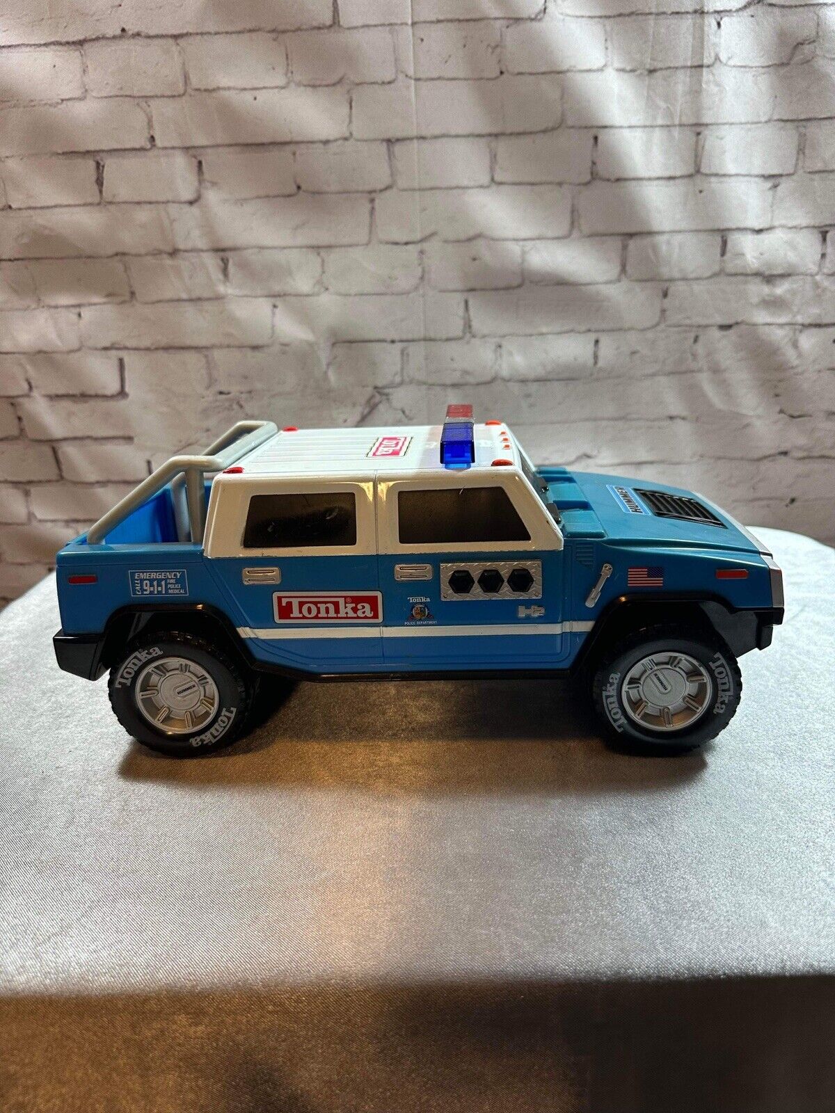Vintage 1990s TONKA HASBRO HUMMER H2 POLICE TRUCK toy **WORKING**