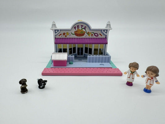 Vintage 1993 Polly Pocket Pet Shop Store Pollyville Complete w/ Dolls Bluebird