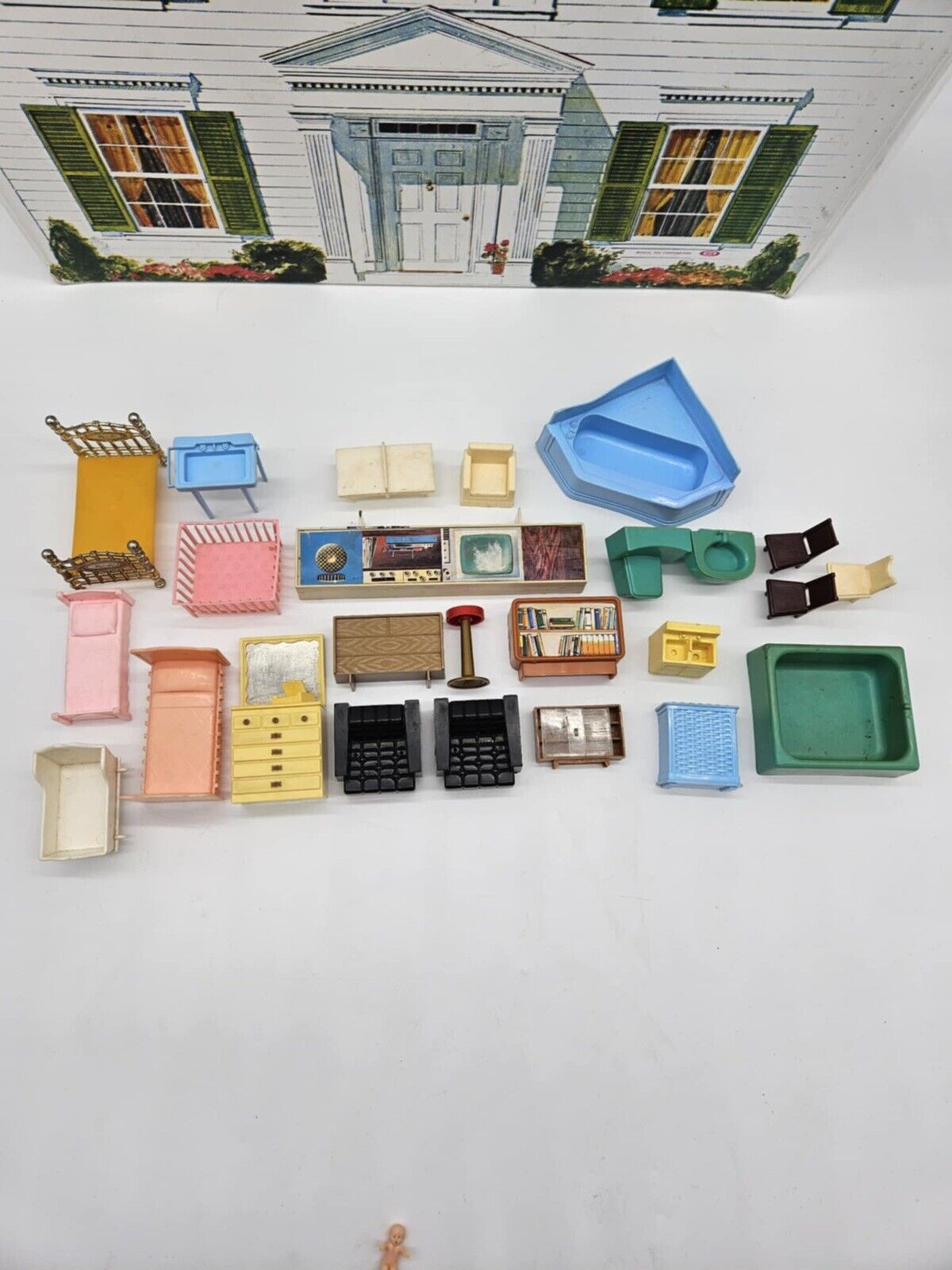 Vintage Ideal Petite Princess Suitcase Dollhouse Vinyl c. 1960's w/ Xtras