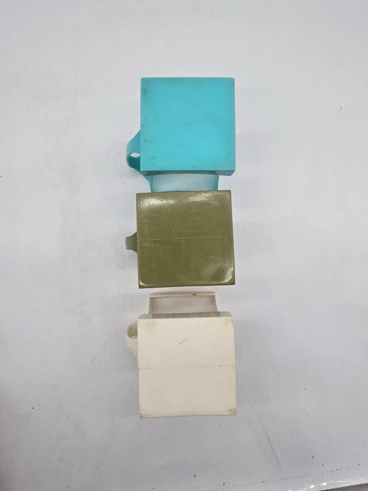 3 Vintage Plastic Elvo HANDI HOLDER  1/2 Gal Milk Carton Carrier Juice ~ 1 NEW