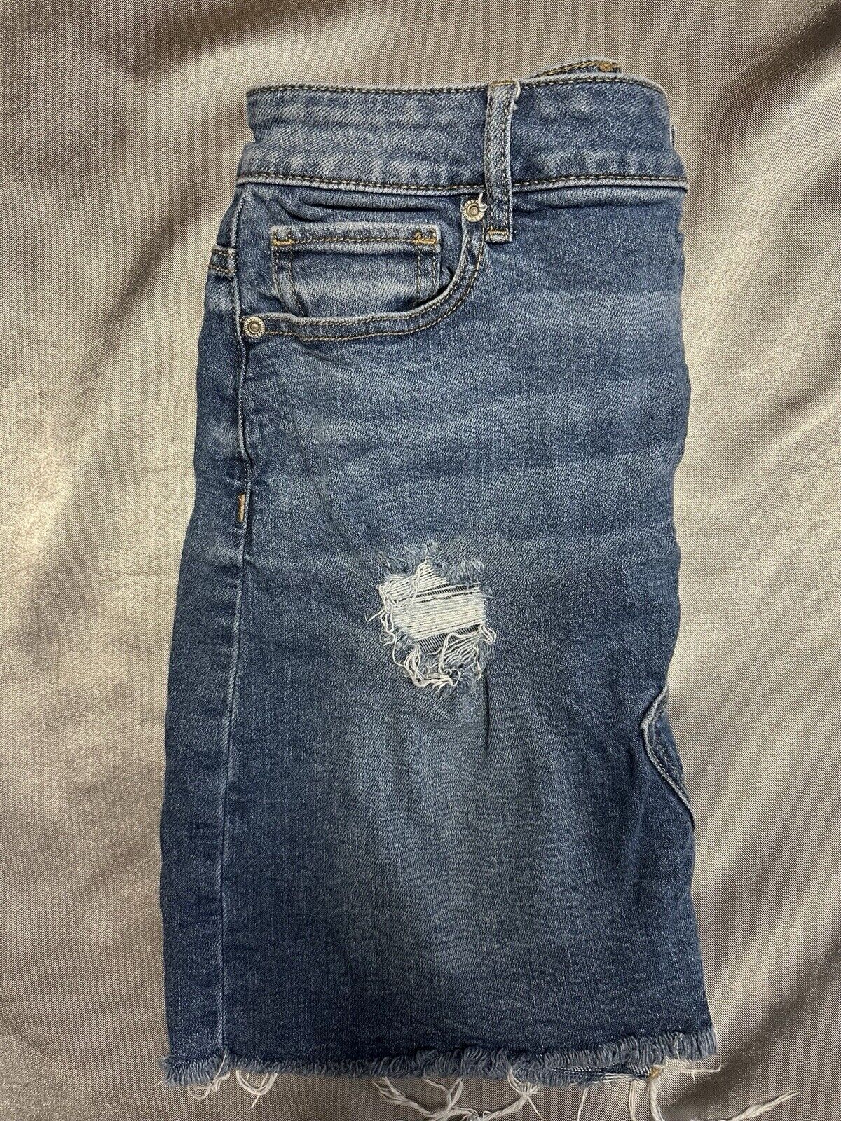 CUTE! Maurices Womens Denim Skirt  Size 8 WCLTH 001