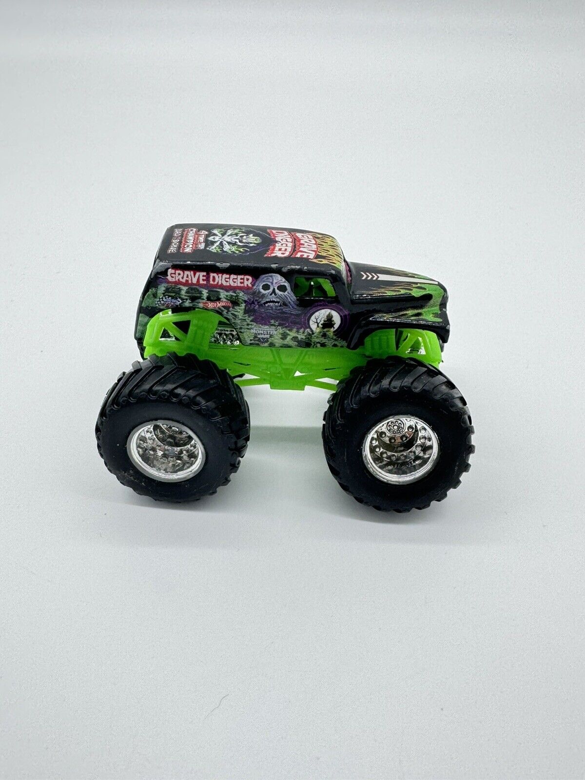 Monster Jam Truck 1:64 Monster Trucks Mixed Hot Wheels Lot Of 8