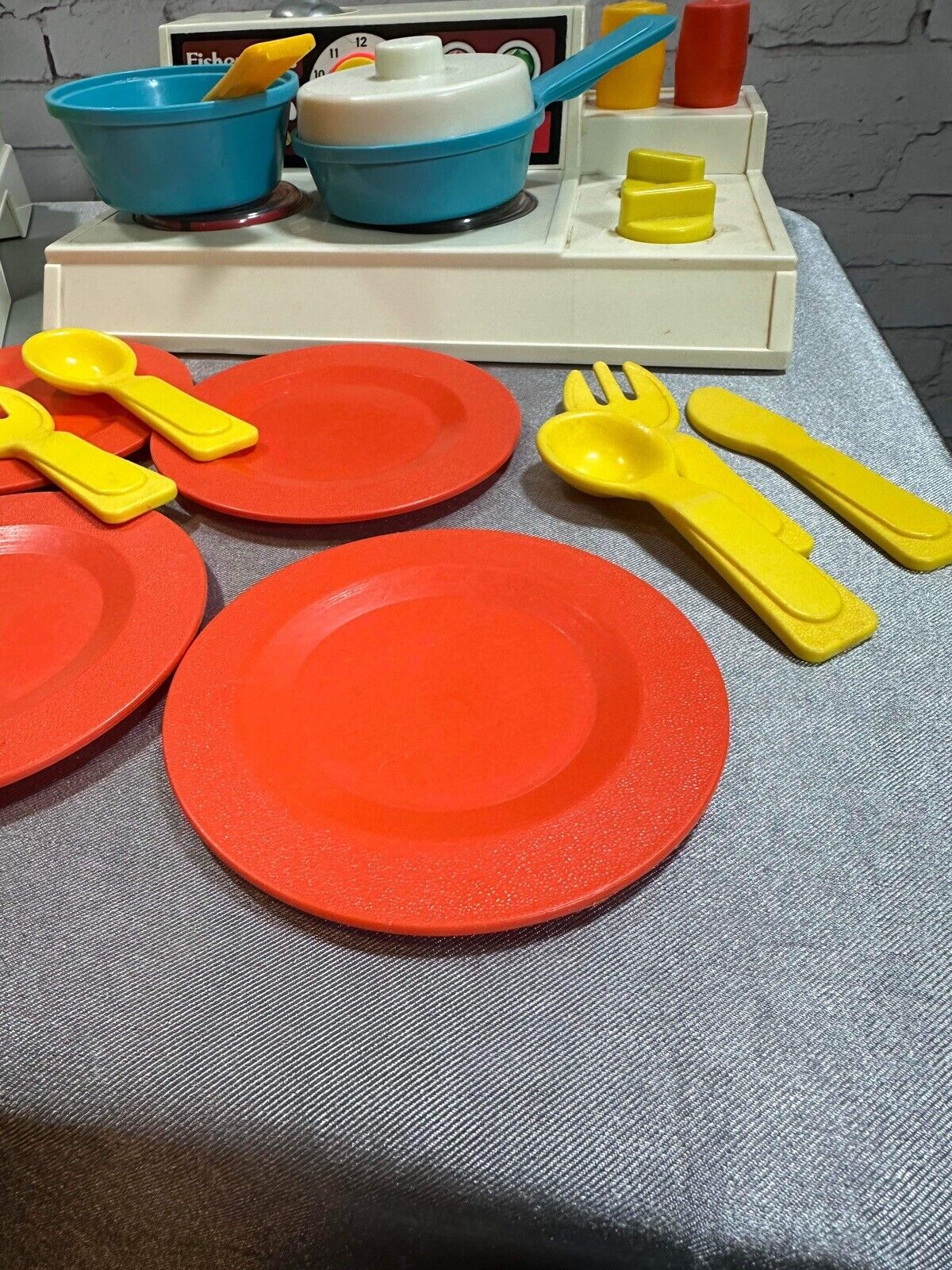 Vintage Fisher Price Fun With Food Magic Burner Stove & Sink Set