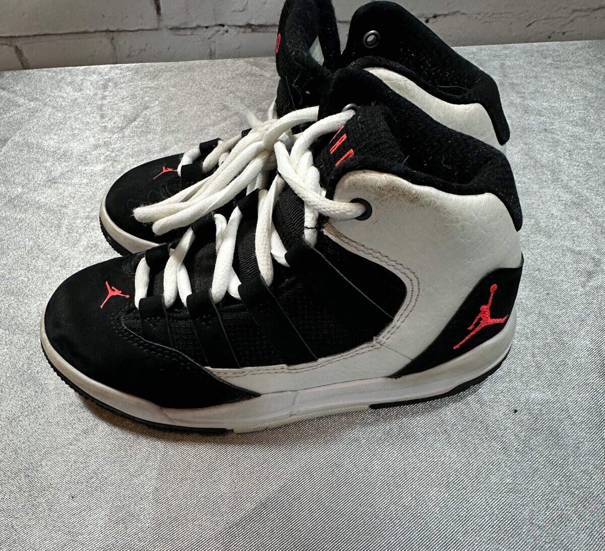 Nike Jordan Max Aura Sneakers Children Black White Athletic AQ9216-101 Size 11C