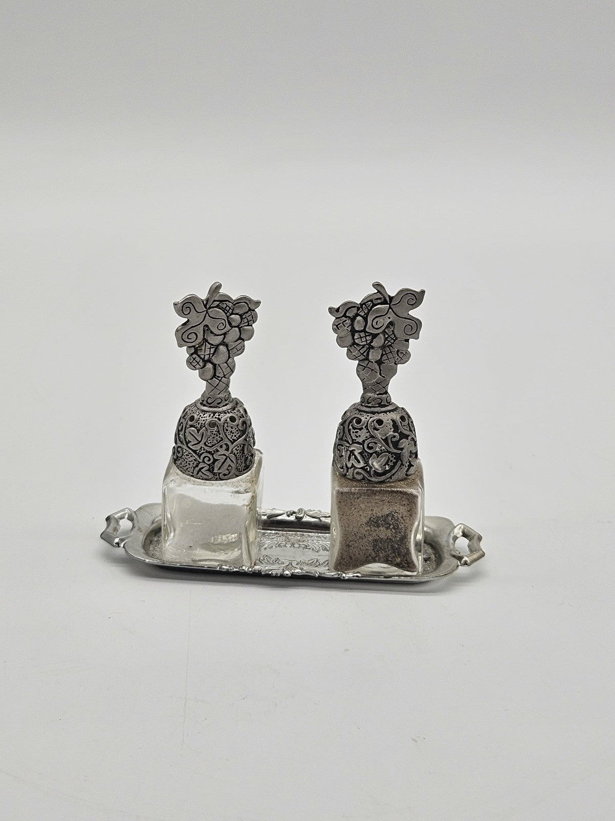 GANZ Pewter and Clear Glass Leaf and Grape Salt and Pepper Shakers With Holder