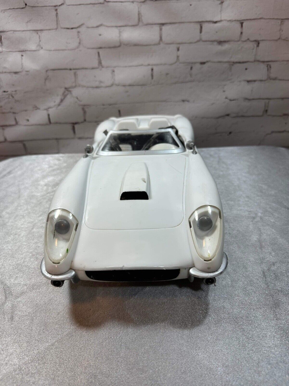 Bratz World Covertible Maserati Roadster White 17" Car MGA Entertainment Rare