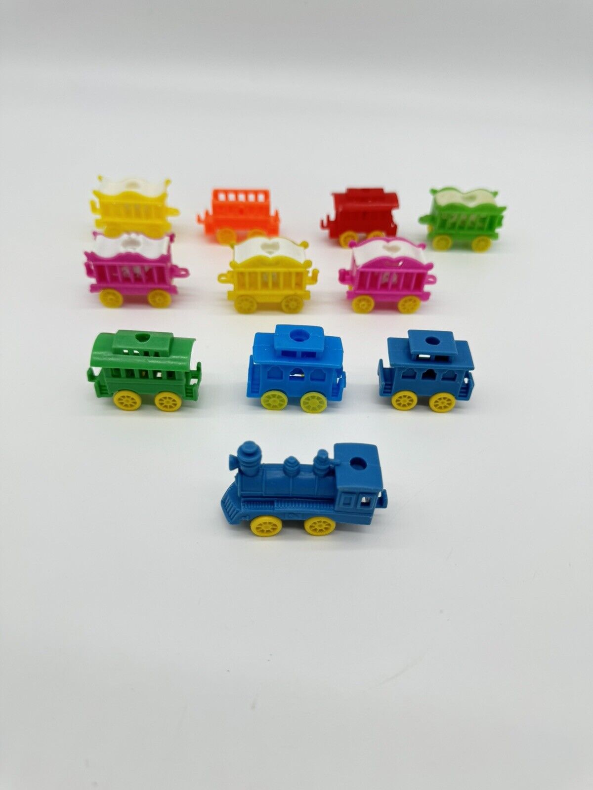 Vintage 6 pc Circus Train Birthday Candle Holder Made In Hong Kong W/ Animals