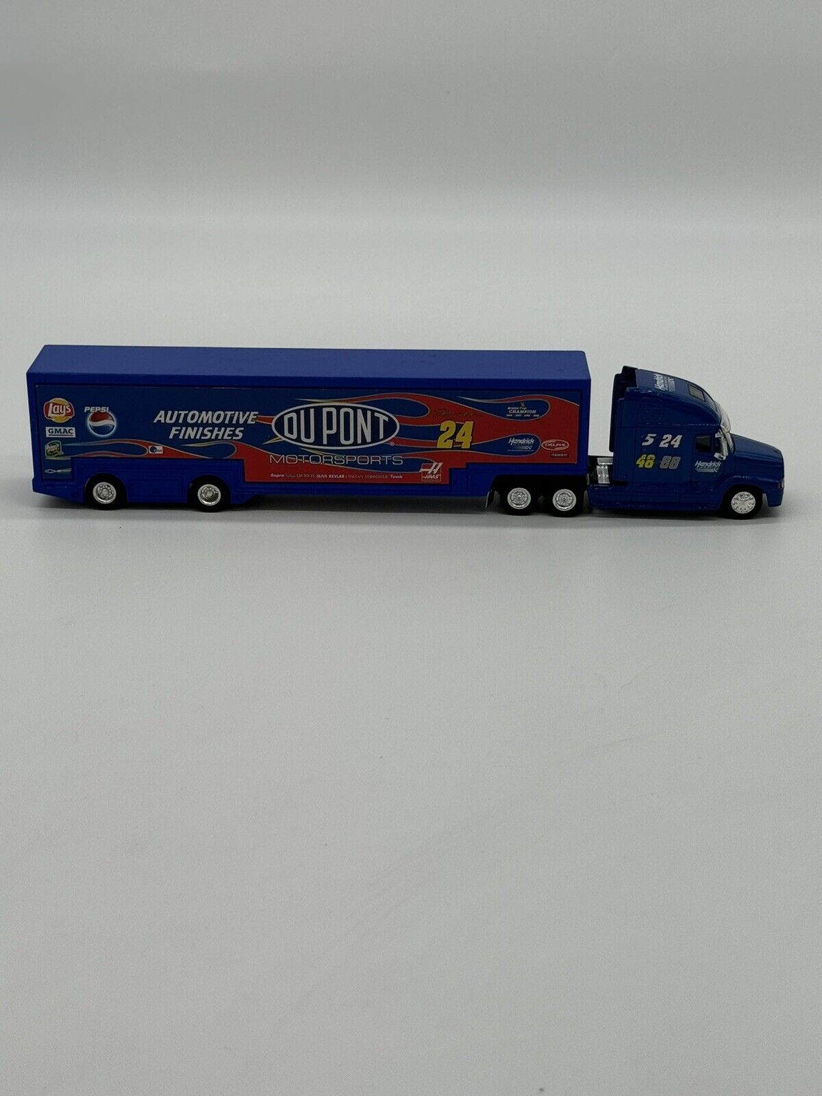 RARE 1:64 Diecast 2001 KELLOGG'S Race Transporter NASCAR DuPont #24 Jeff Gordon
