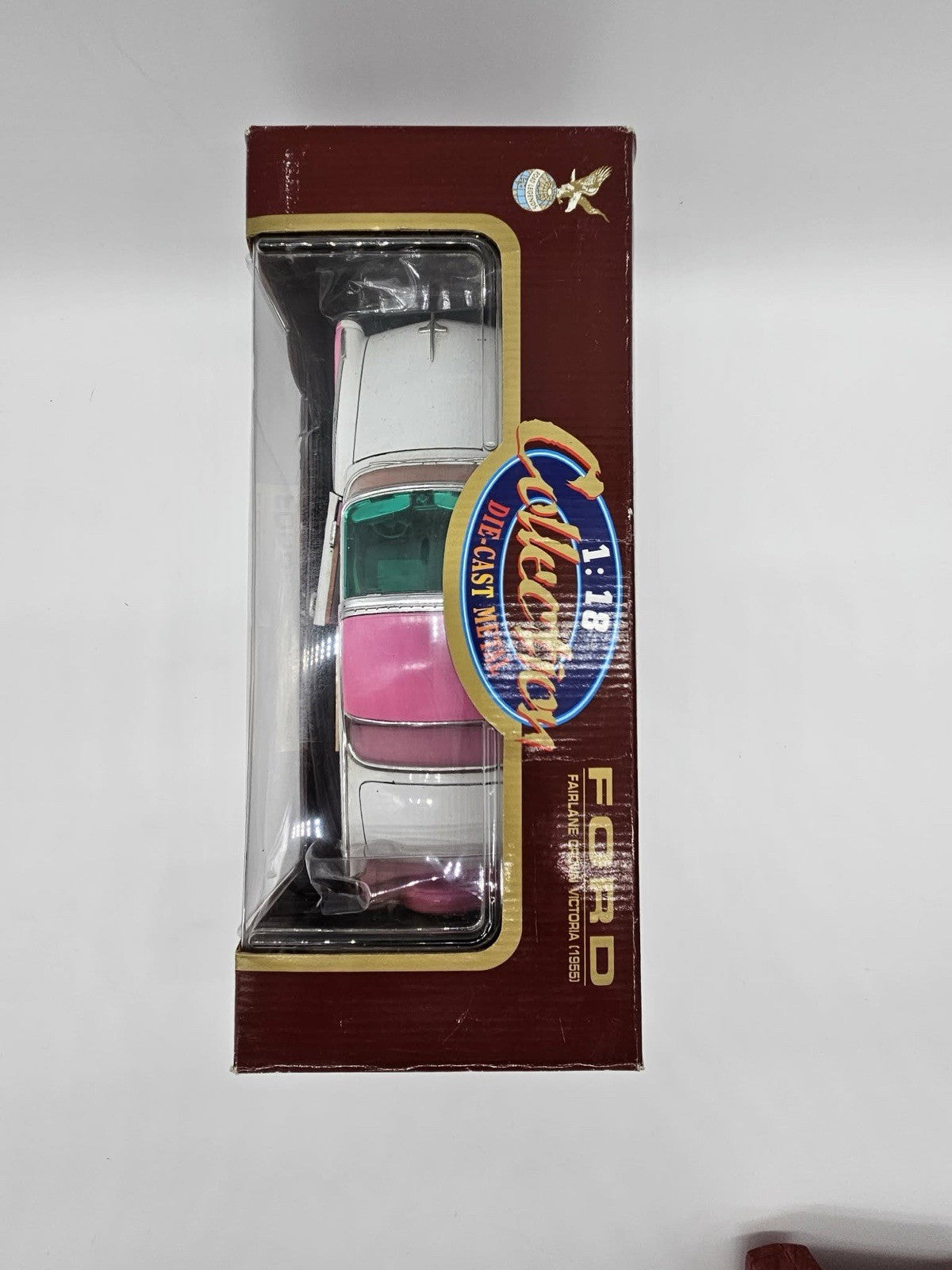 Road Legends 1/18 Diecast Pink & White 1955 Ford Fairlane Crown Victoria #92138
