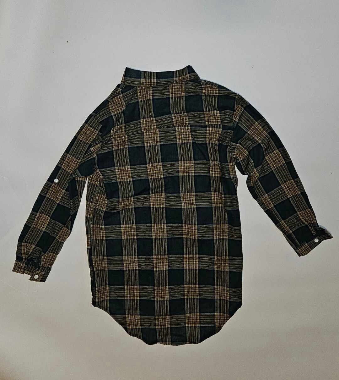 Women’s Plaid Extra Long Button Up Shirt ~ Sz M