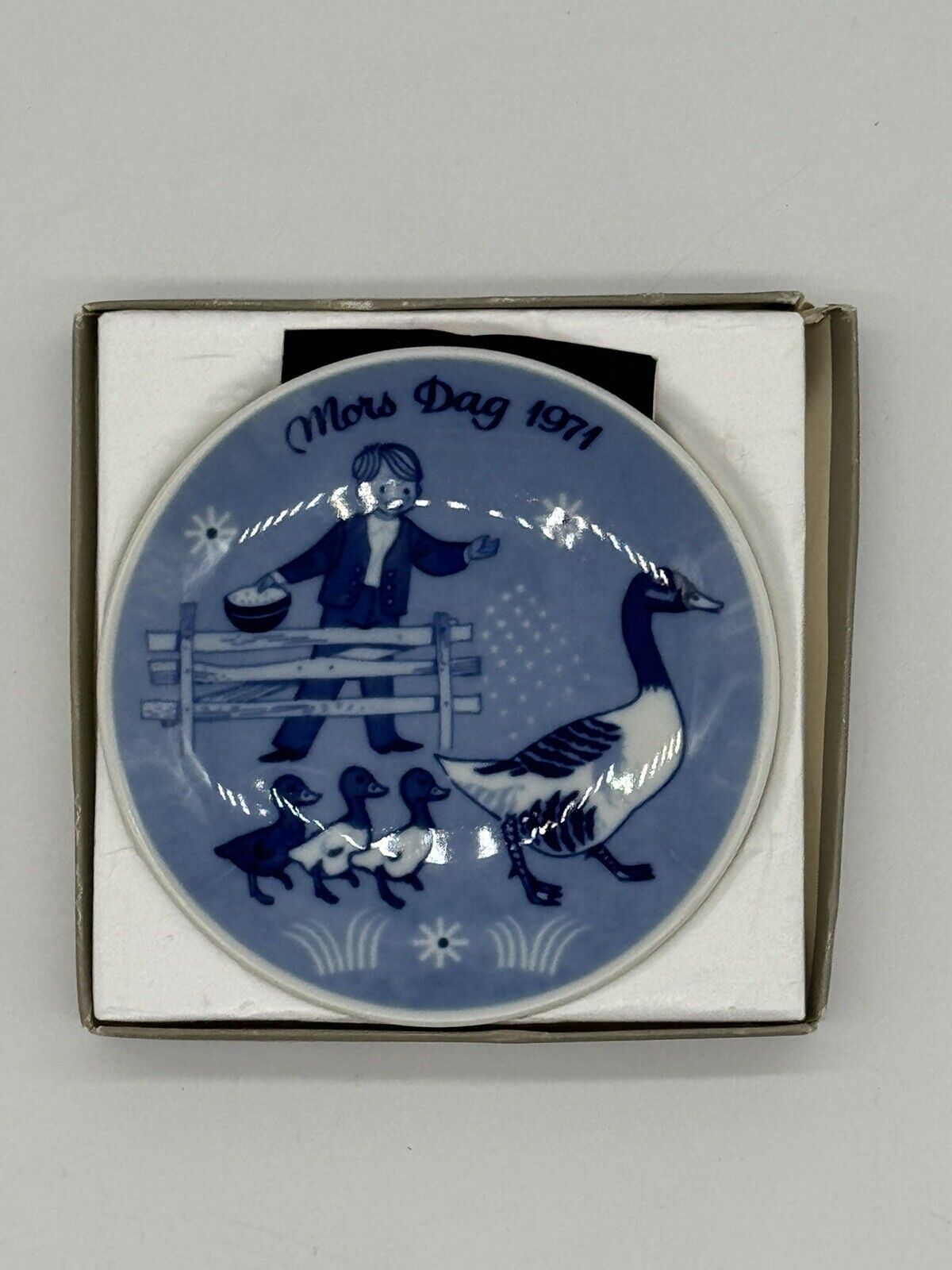 PORSGRUND NORWAY 1971 MORS DAG, MATHER'S DAY PLATE, 2ND SERIES, 5" DIAMETER