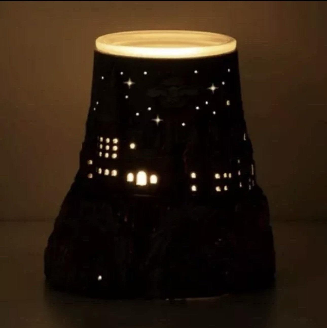 Scentsy Harry Potter Hogwarts Castle Full Size Wax Warmer - New in Box!