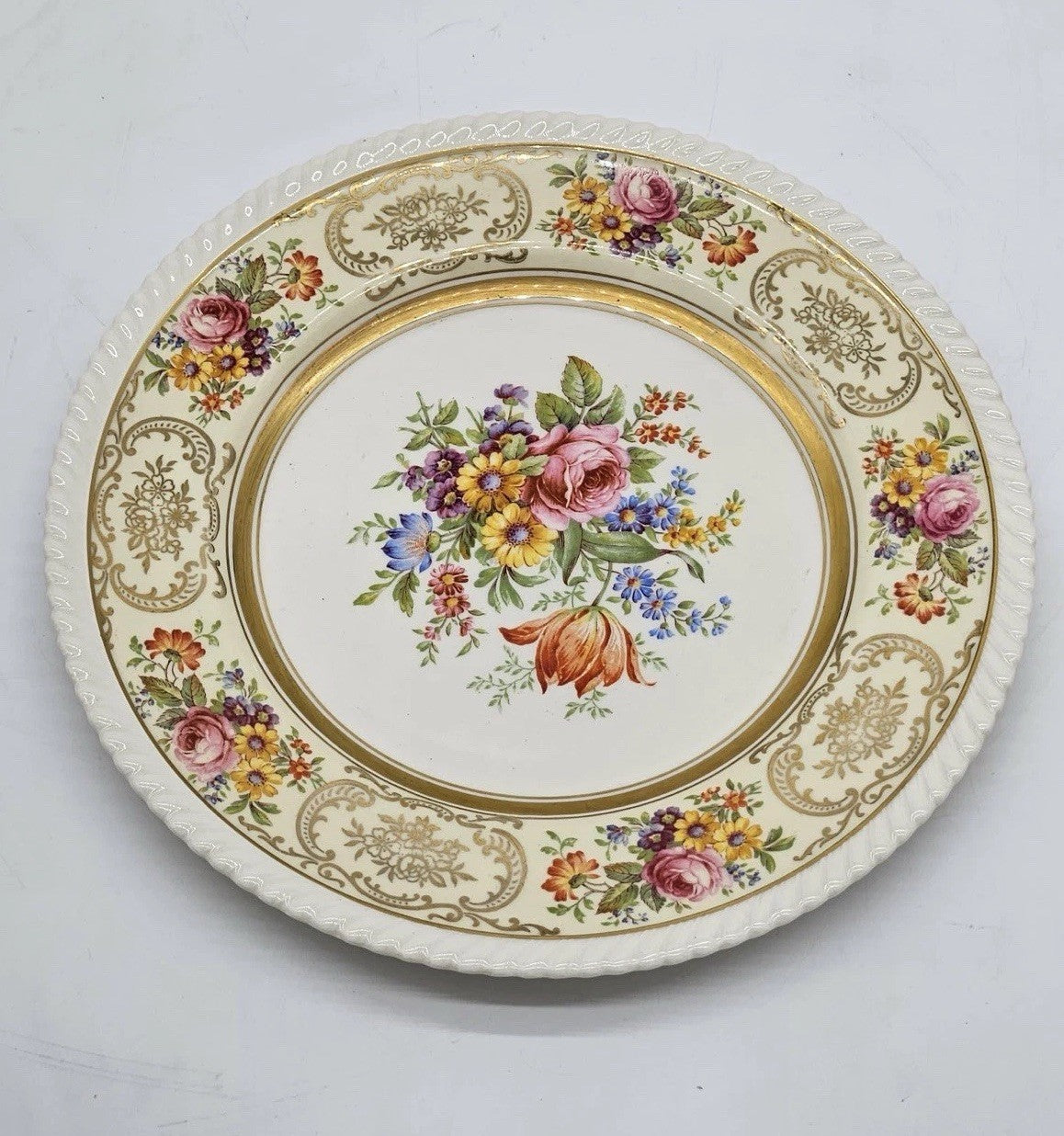 BEAUTIFUL JOHNSON BROS OLD ENGLISH BELFORD FLOWERS GOLDED DINNER PLATE 10.5" Exc