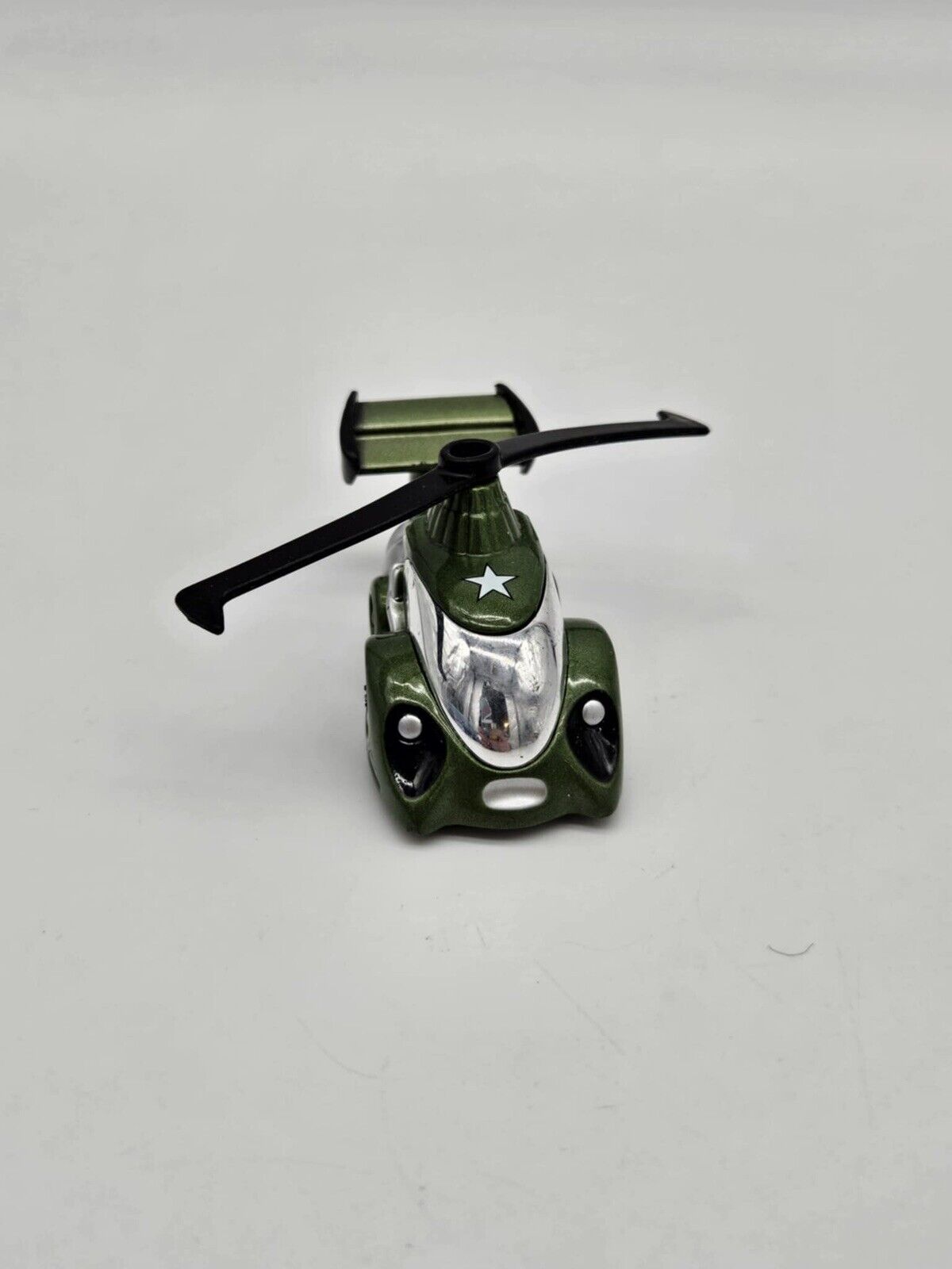 VINTAGE ERTL DIECAST HELICOPTER COLLECTIBLE (RACING CHAMPIONS) 1:64 SCALE