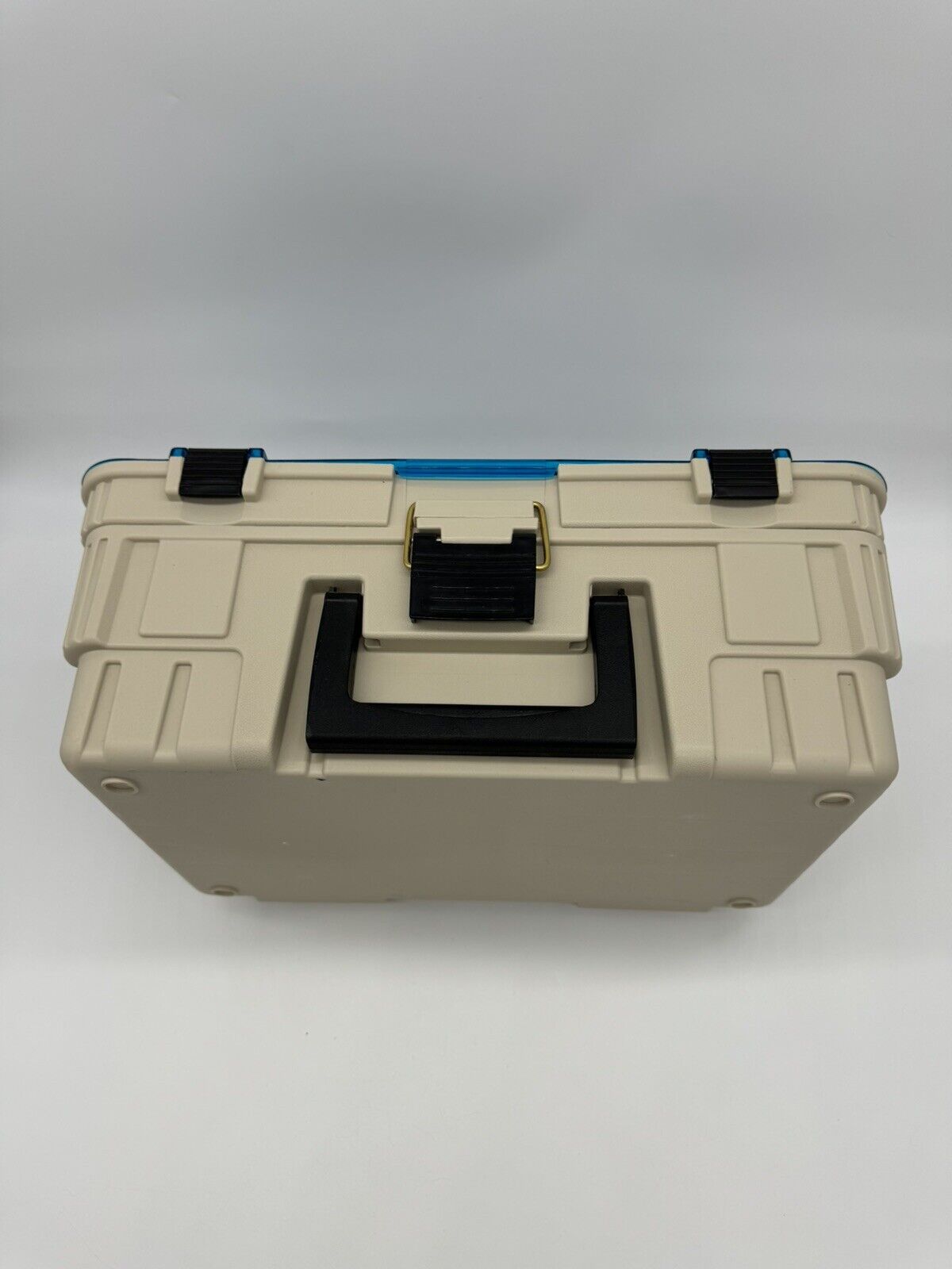 NEW Plano Synergy Fishing Magnum Two-Tier Tackle Box, W/ 4 NEW Fish Attracts