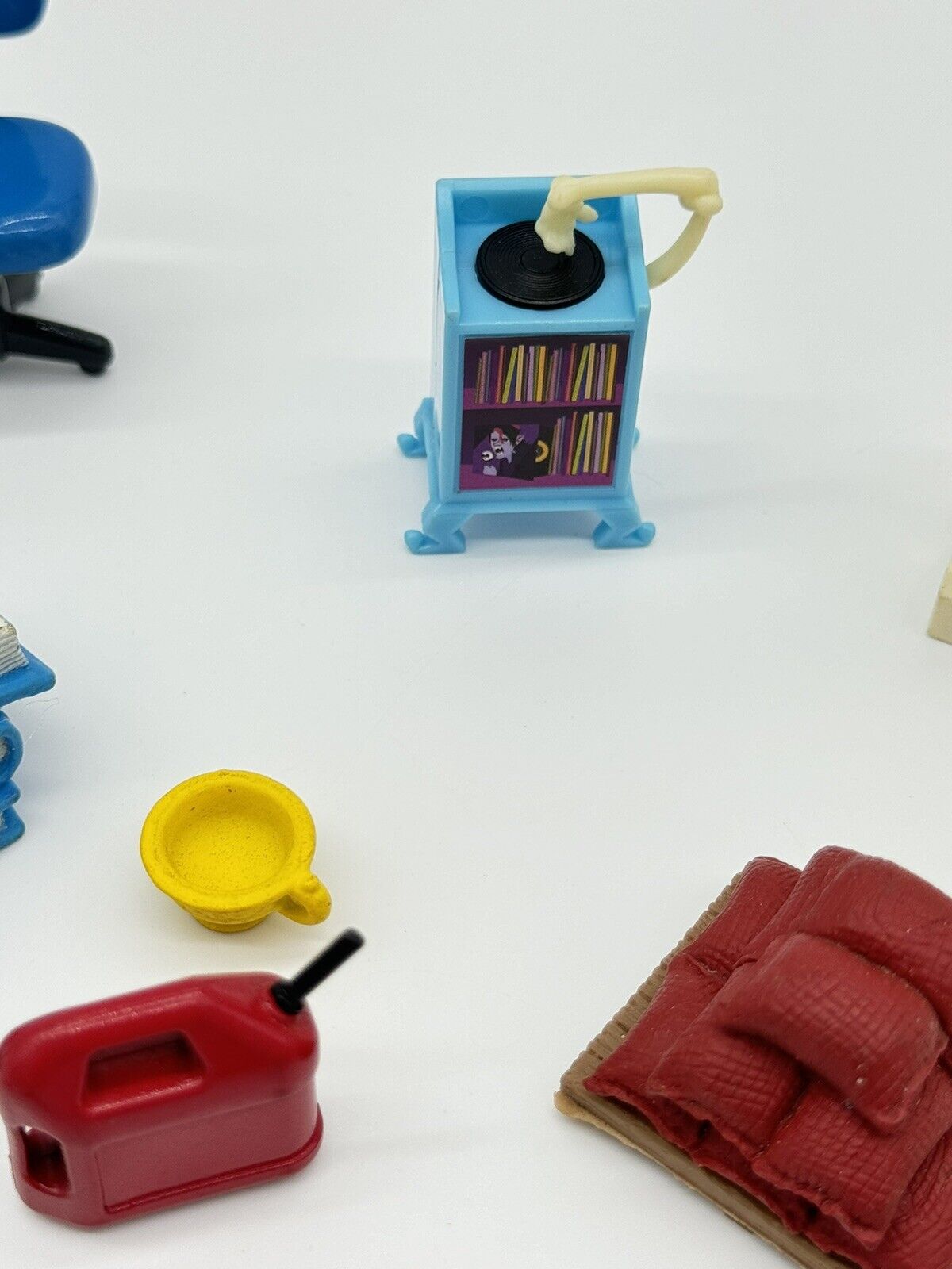 Vintage Dollhouse Miniature Random Tiny Trinkets Lot Of 14 Pieces