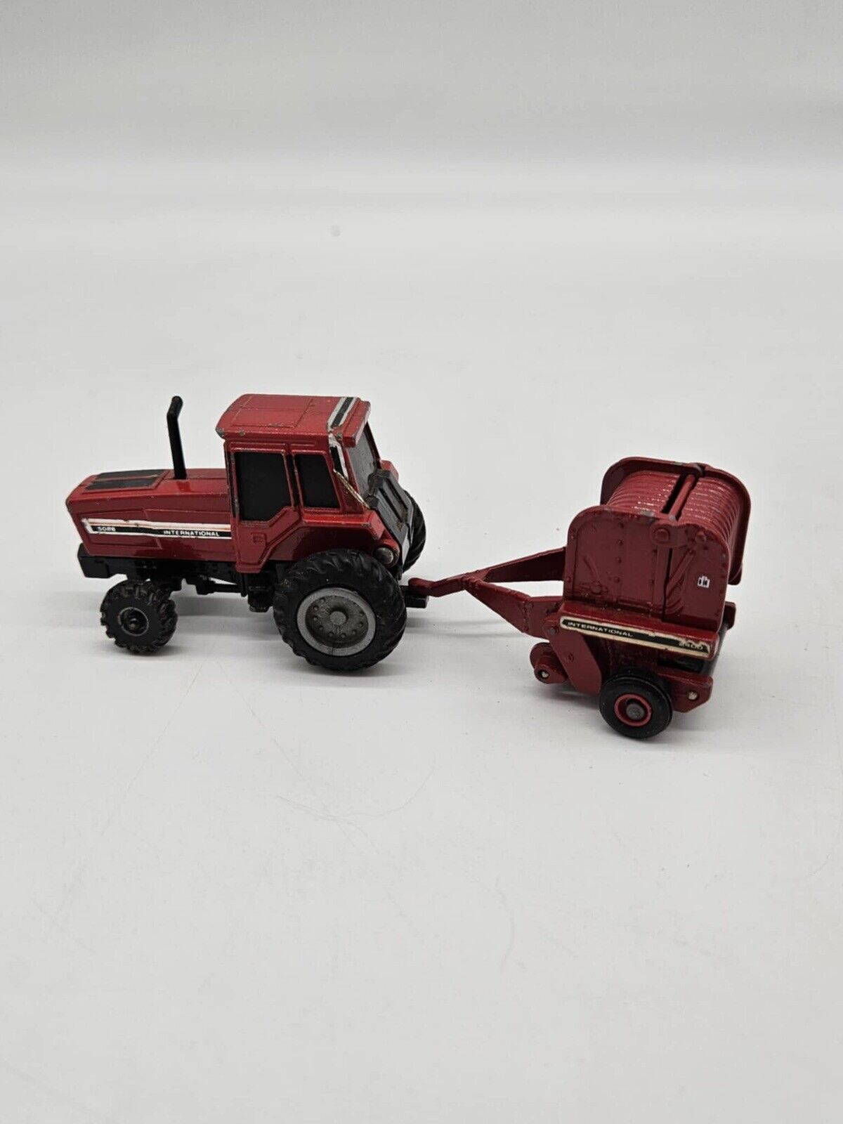 ERTL Case International Harvest Tractors Lot 1:64 Diecast