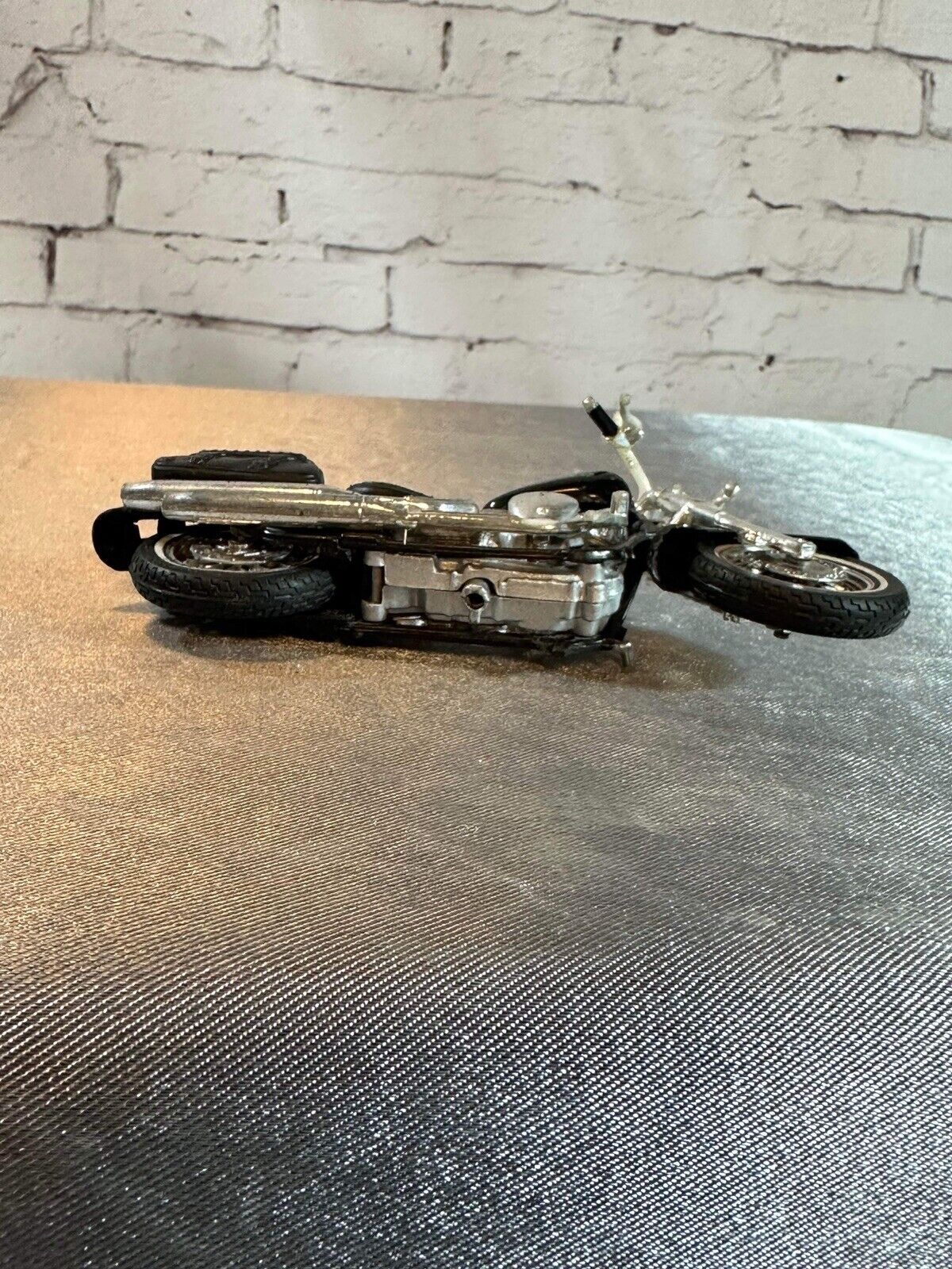 Maisto Motorcycle Model 1:18 Scale Toy Special Edition Collection Hobby