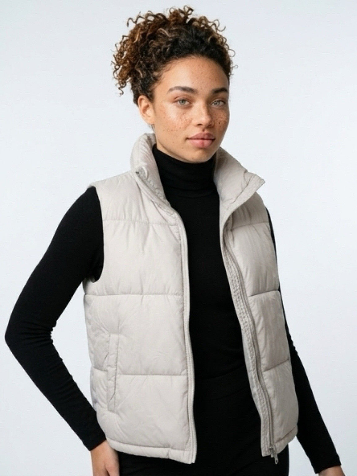 Old Navy Womens Cream Puffer Vest Quilted Zip Front Medium Jacket Coat
