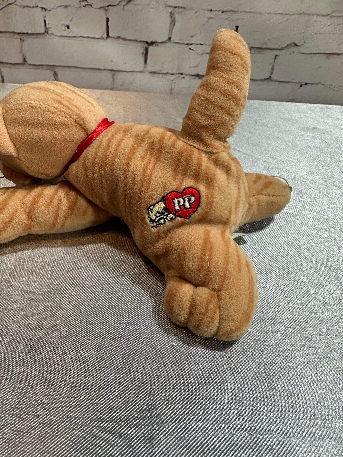 Vintage LOT 1980s Pound Puppies Dog House, 2 Lg Dogs, 3 Sm Dogs + Pond Kitty