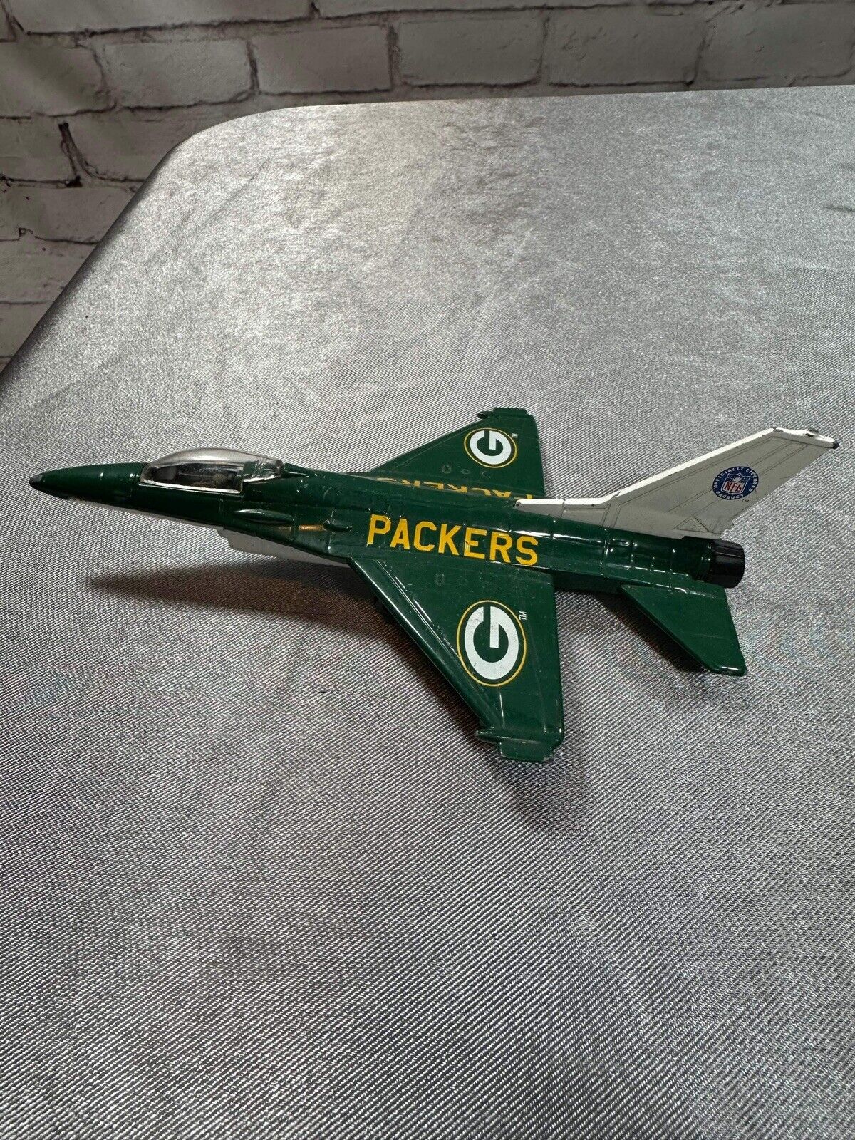 Green Bay Packers 1999 ERTL Metal Jet Plane Green 
