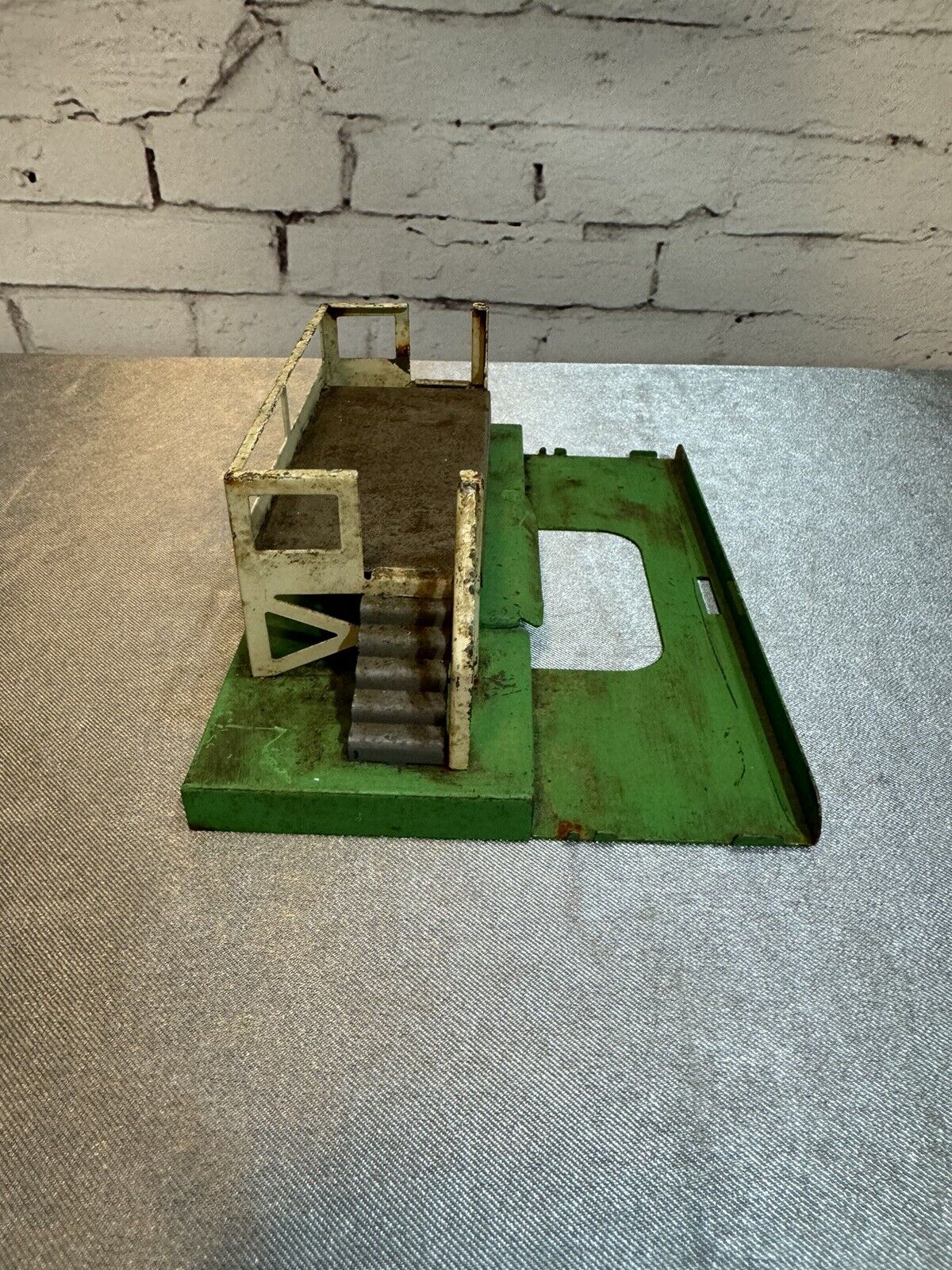 Lionel 3462P Milk Car Platform 005