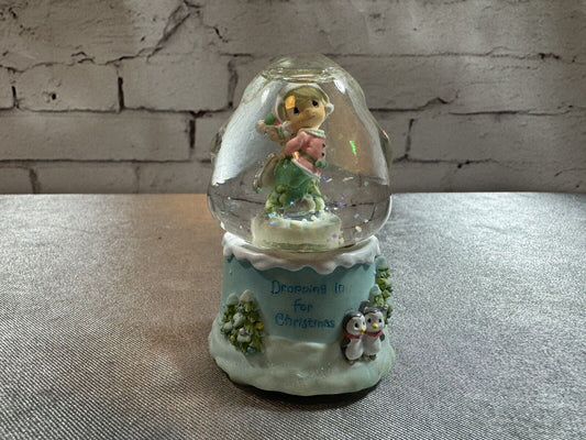 Precious Moments Vintage 1995 Snow Globe “Dropping In For Christmas”
