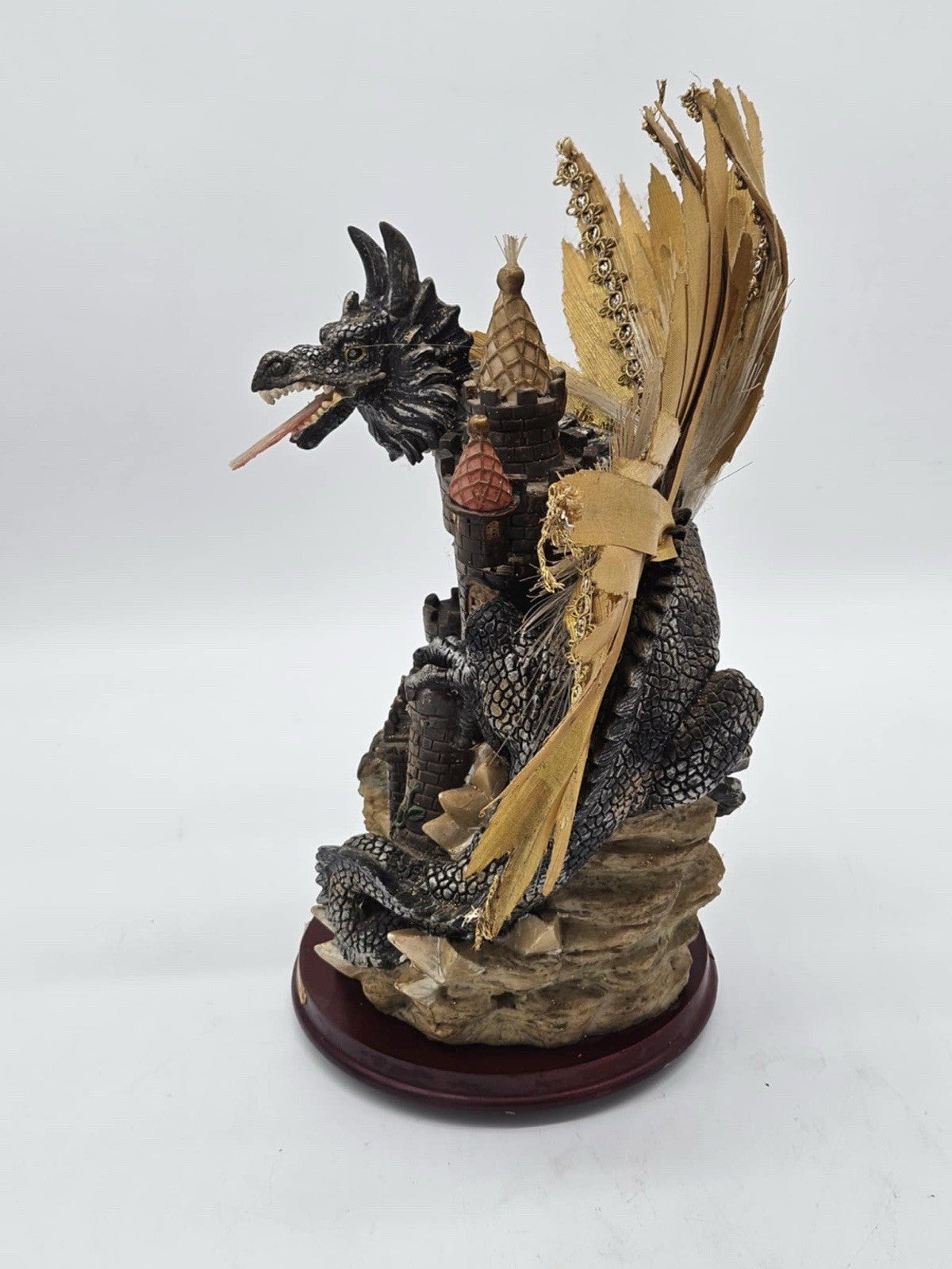 Dragon Guarding its Castle Statuette - Chambord Collection