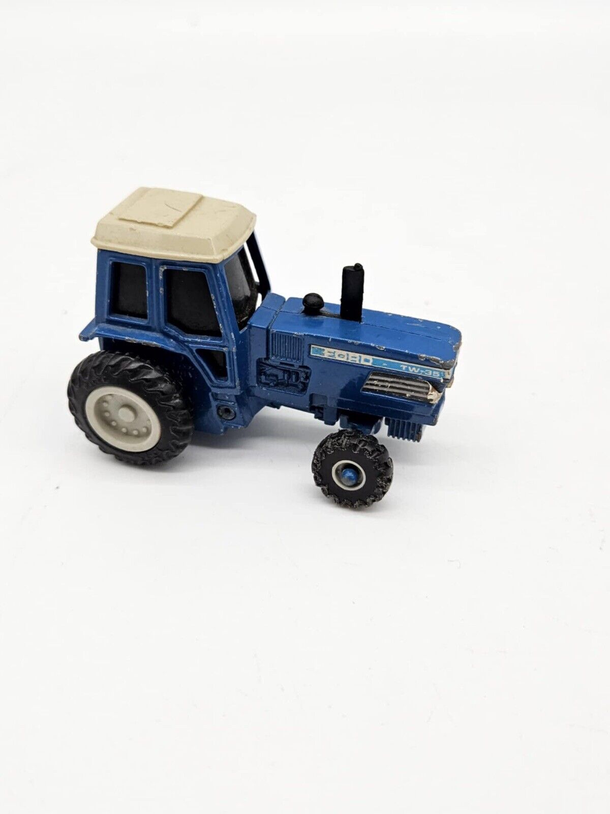 Vintage Ford TW-35 Tractor with Cab Diecast 2 3/4 Inches 1/64 Scale