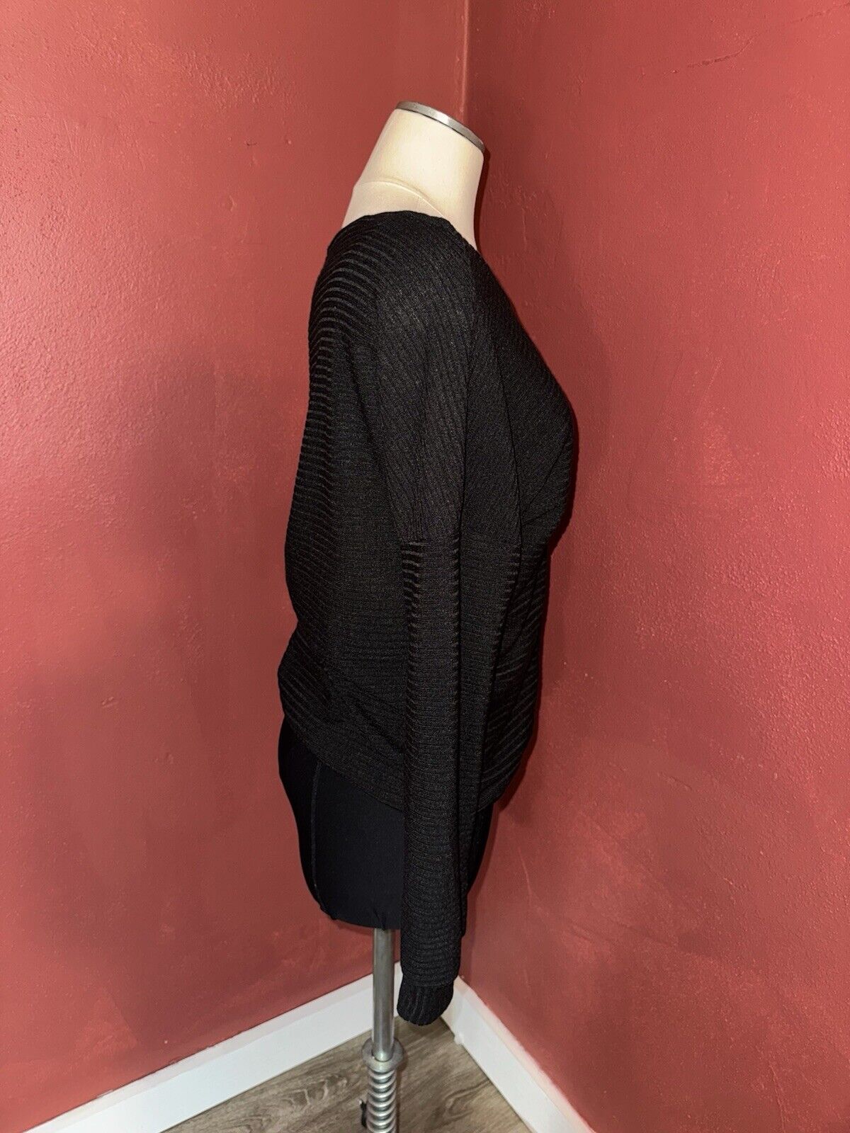 CUTE Women’s Sz M Black, Ribbed Lightweight Sweater