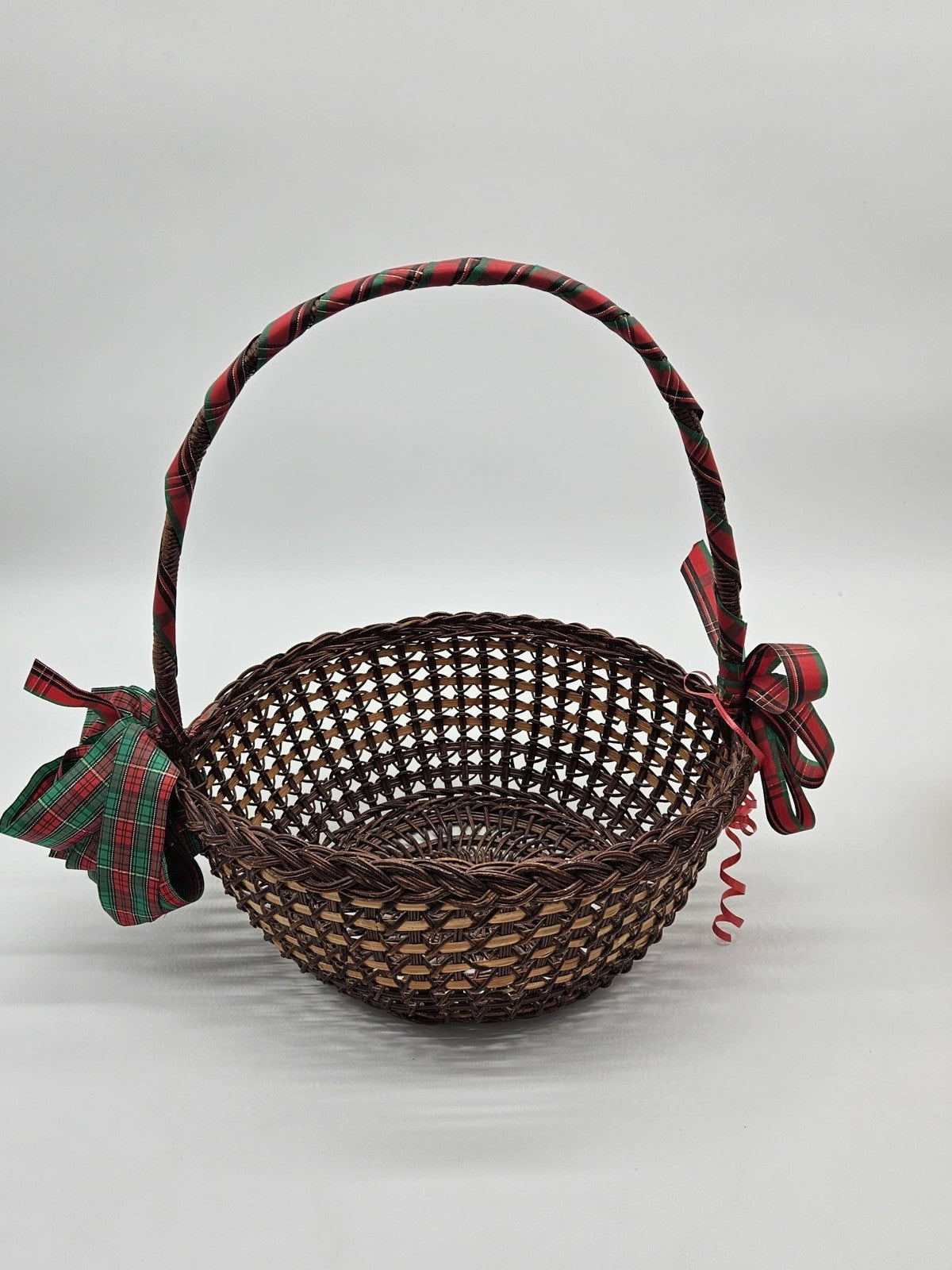 Vtg Baskets Christmas Decor Farmhouse Country  Red & Green Themed
