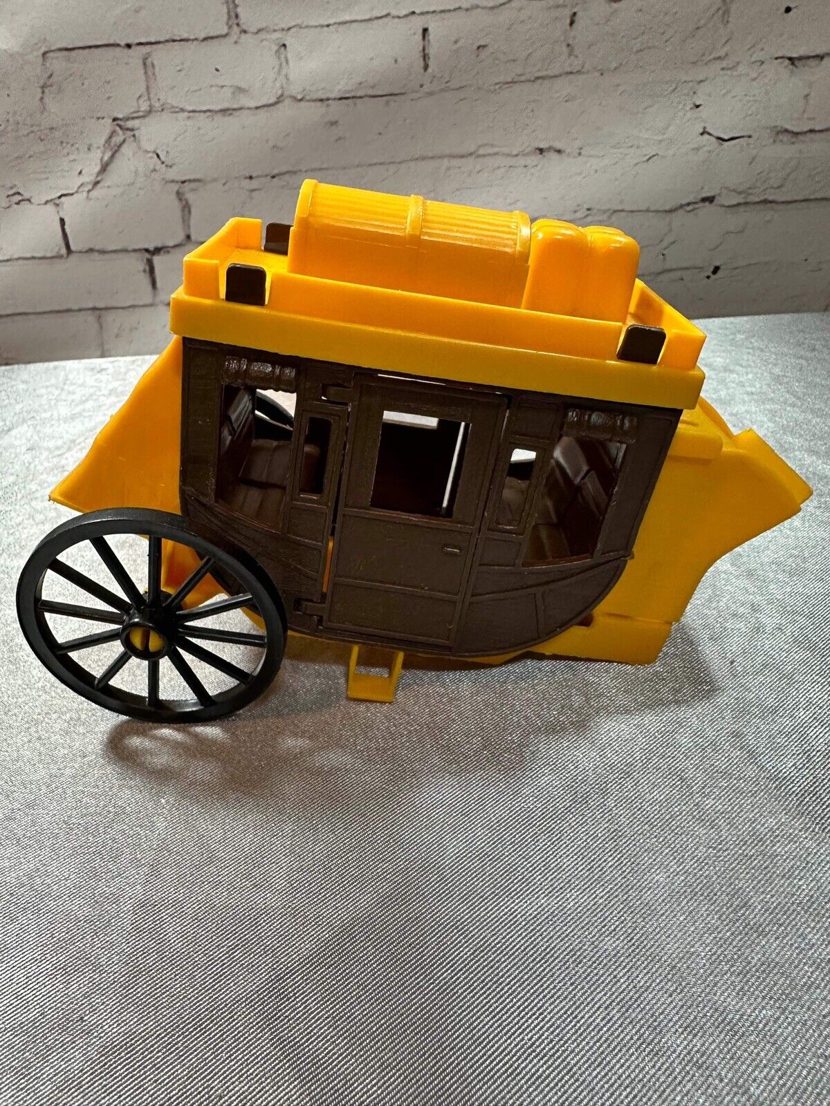 VINTAGE 1970S WELLSFARGO STAGECOACH FOR PARTS ONLY