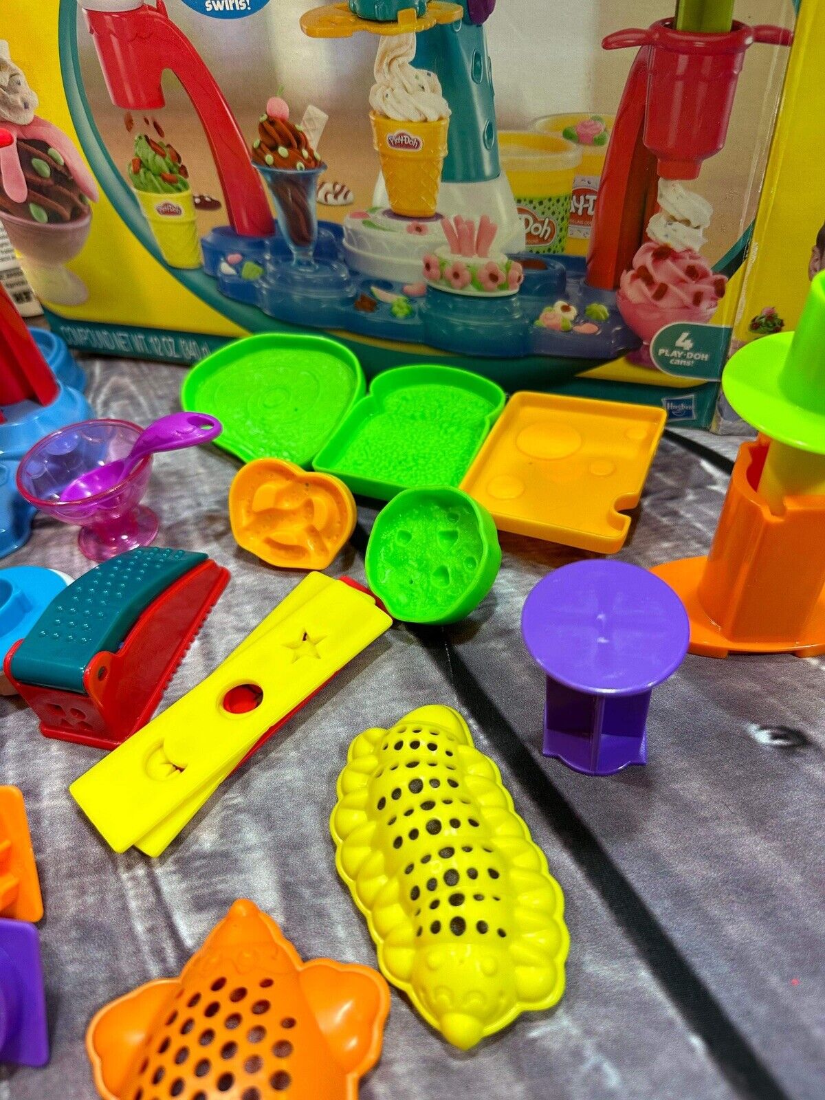 Play-Doh LOT Magic Swirl Ice Cream Shoppe Playset PLUS EXTRAS