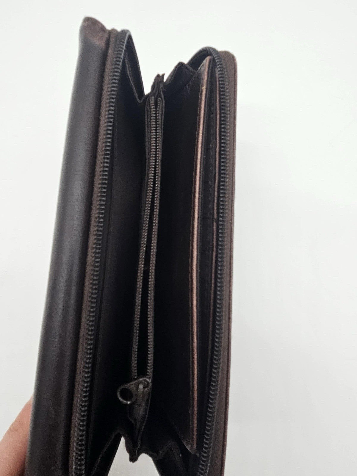 New Vintage Liz Claiborne Easy To Handle Ladies Wallet With Extra Compartments